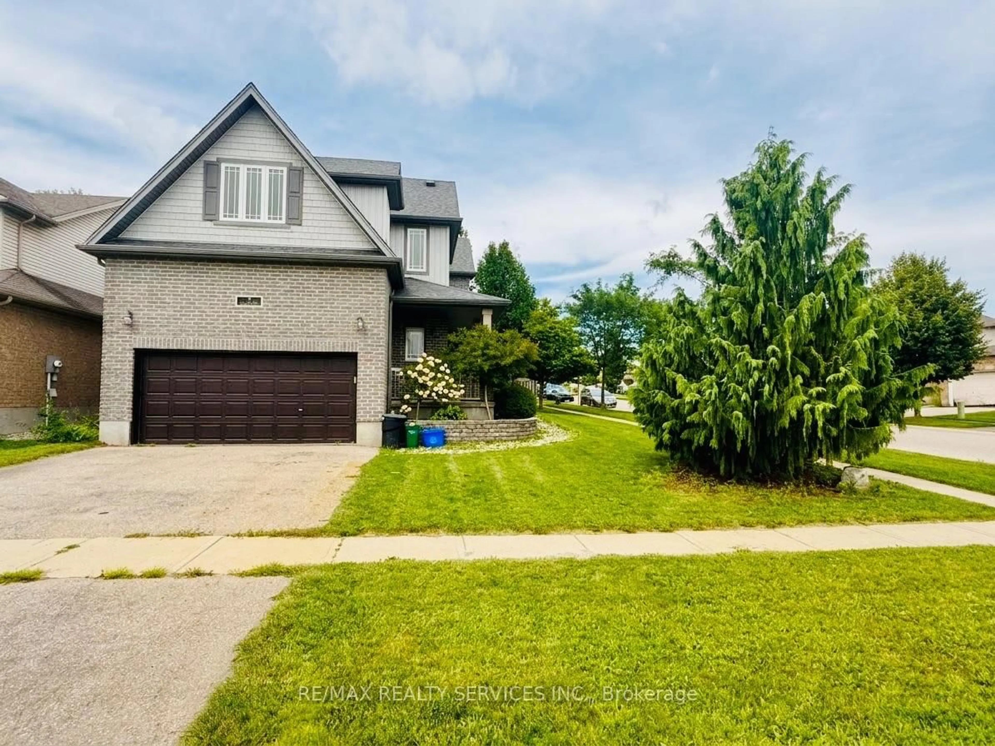 A pic from outside/outdoor area/front of a property/back of a property/a pic from drone, street for 3 Talon Dr, Woodstock Ontario N4V 0A5