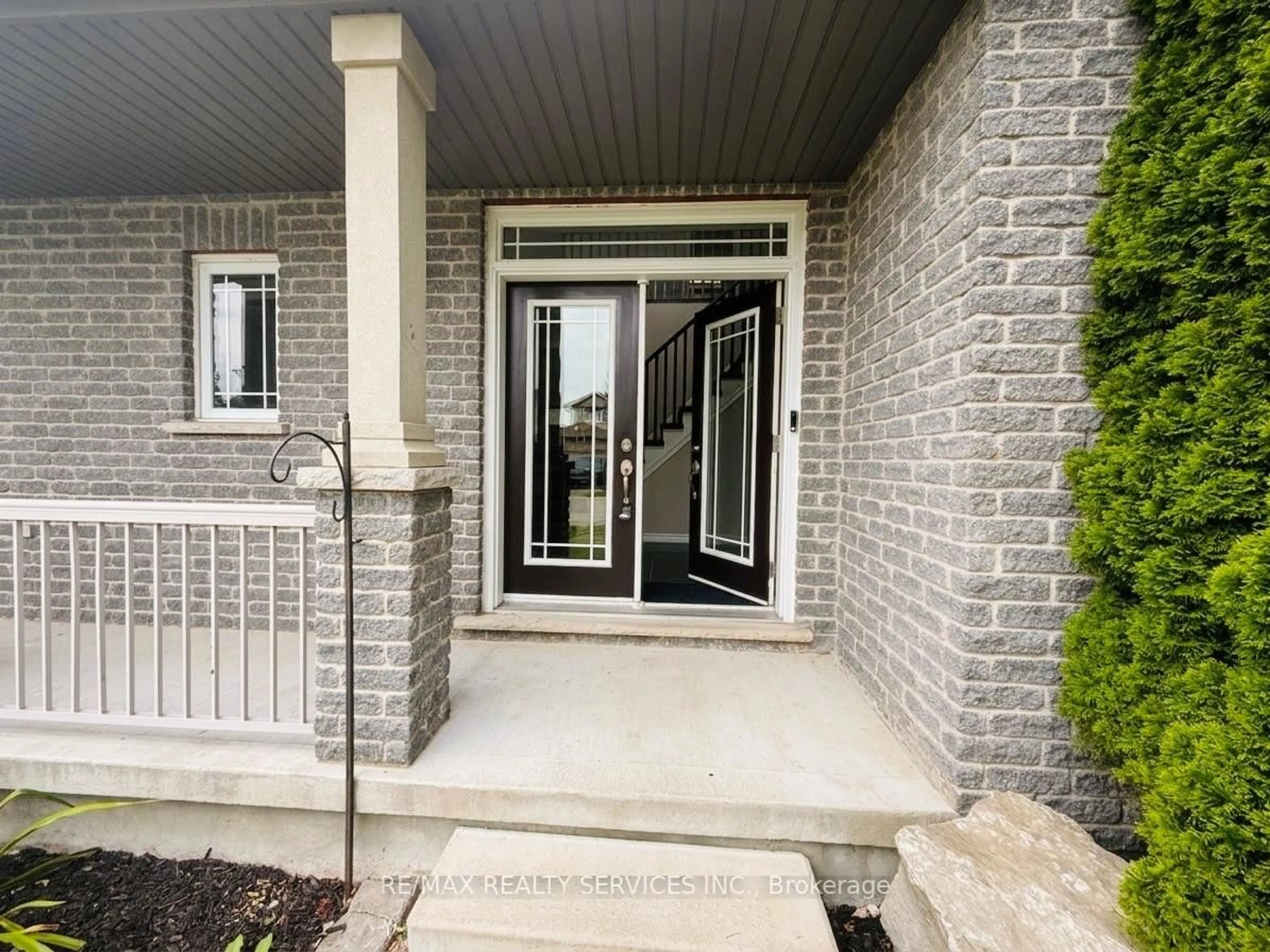 Indoor entryway for 3 Talon Dr, Woodstock Ontario N4V 0A5