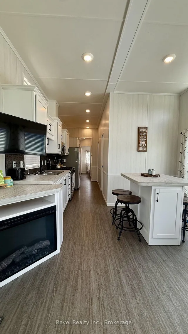 657 Thunder Bridge Rd #CV082, Kawartha Lakes 4