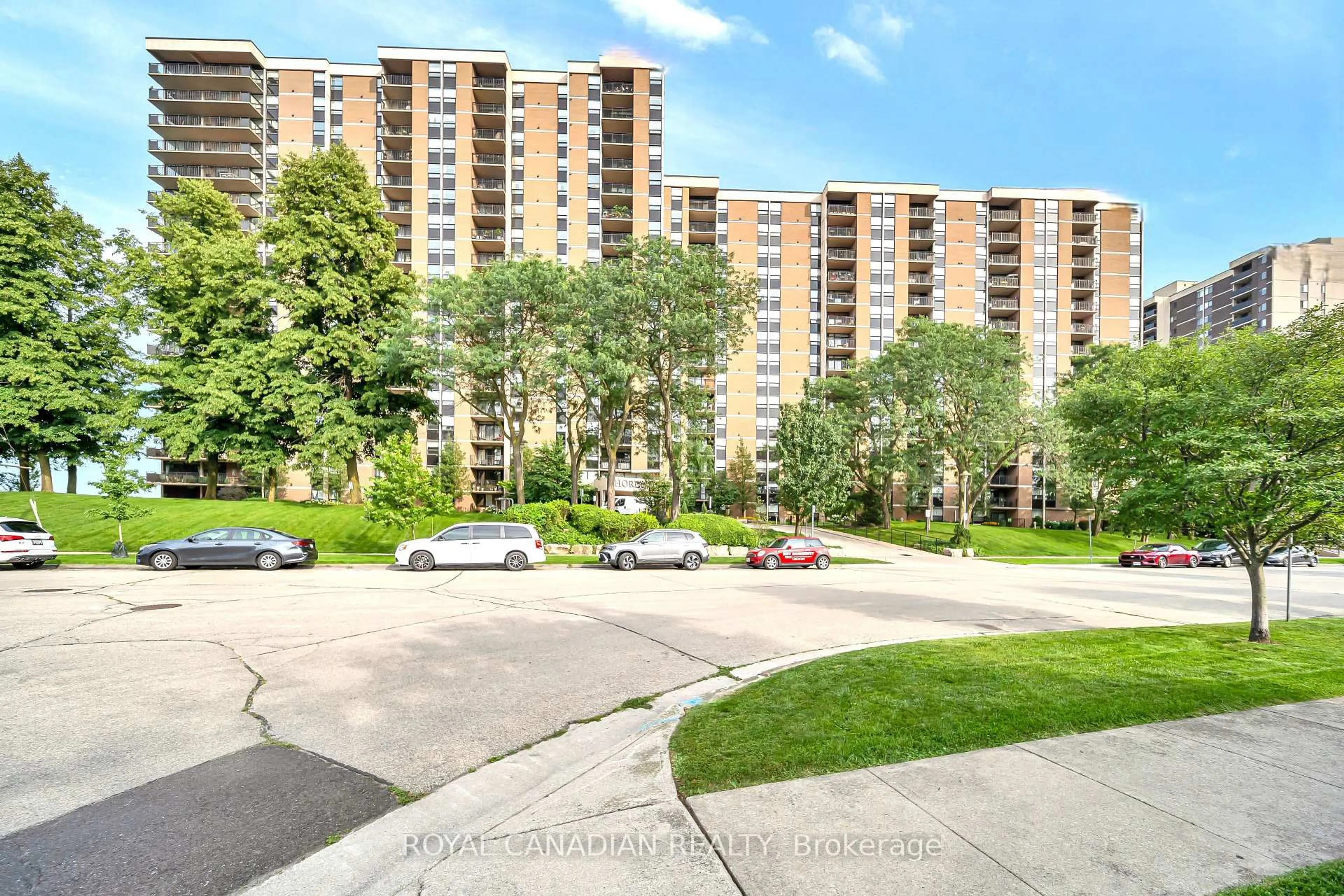 A pic from outside/outdoor area/front of a property/back of a property/a pic from drone, street for 500 GREEN Rd #701, Hamilton Ontario L8E 3M6