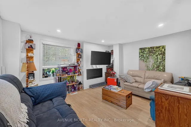 2941 Old Montreal Rd, Ottawa 4