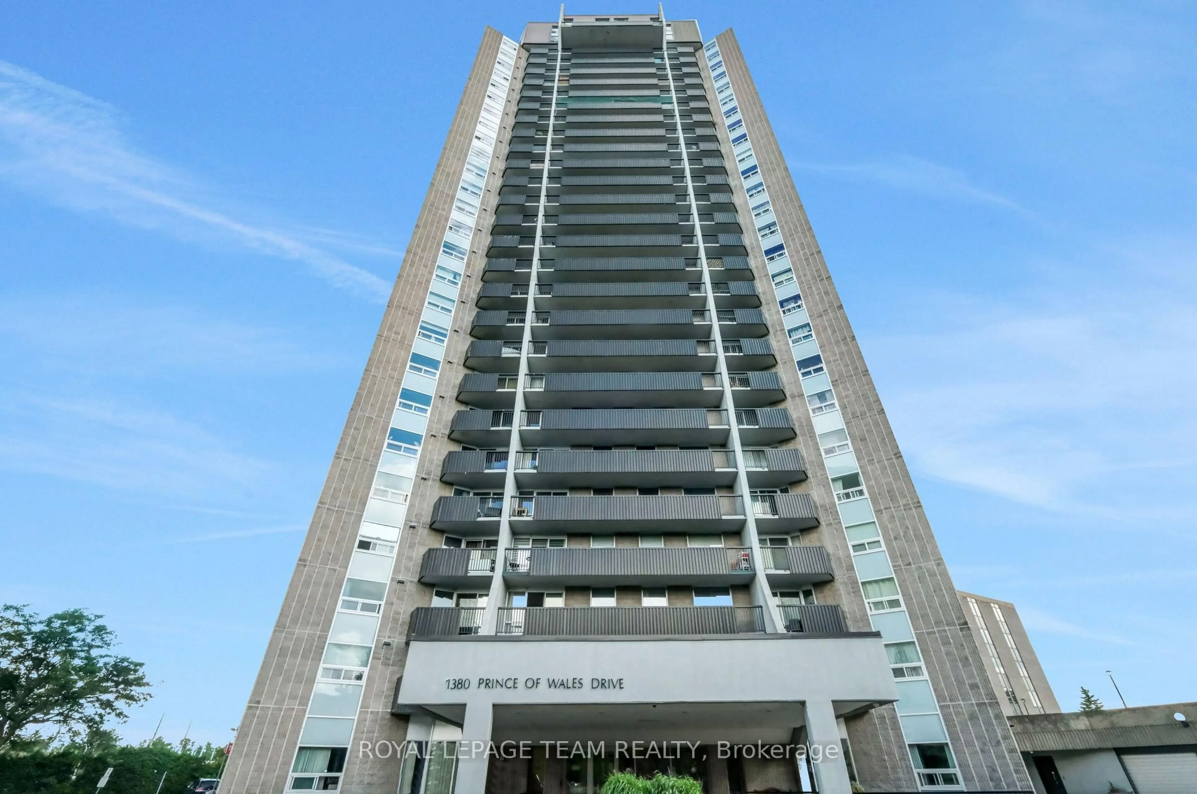 Indoor foyer for 1380 Prince Of Wales Dr #402, Ottawa Ontario K2C 3N5