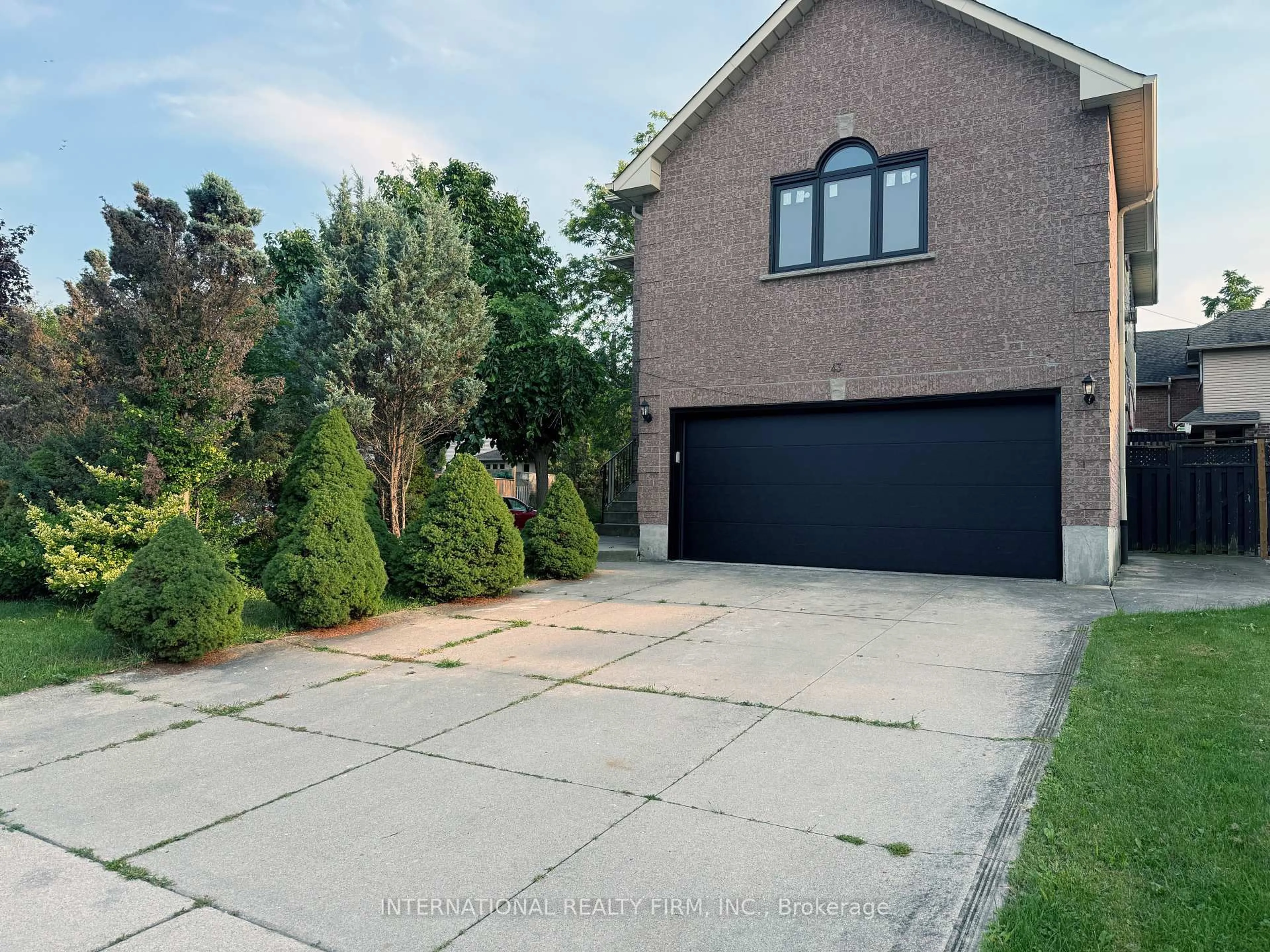 Unknown for 43 Falconridge Dr, Hamilton Ontario L9B 2P3