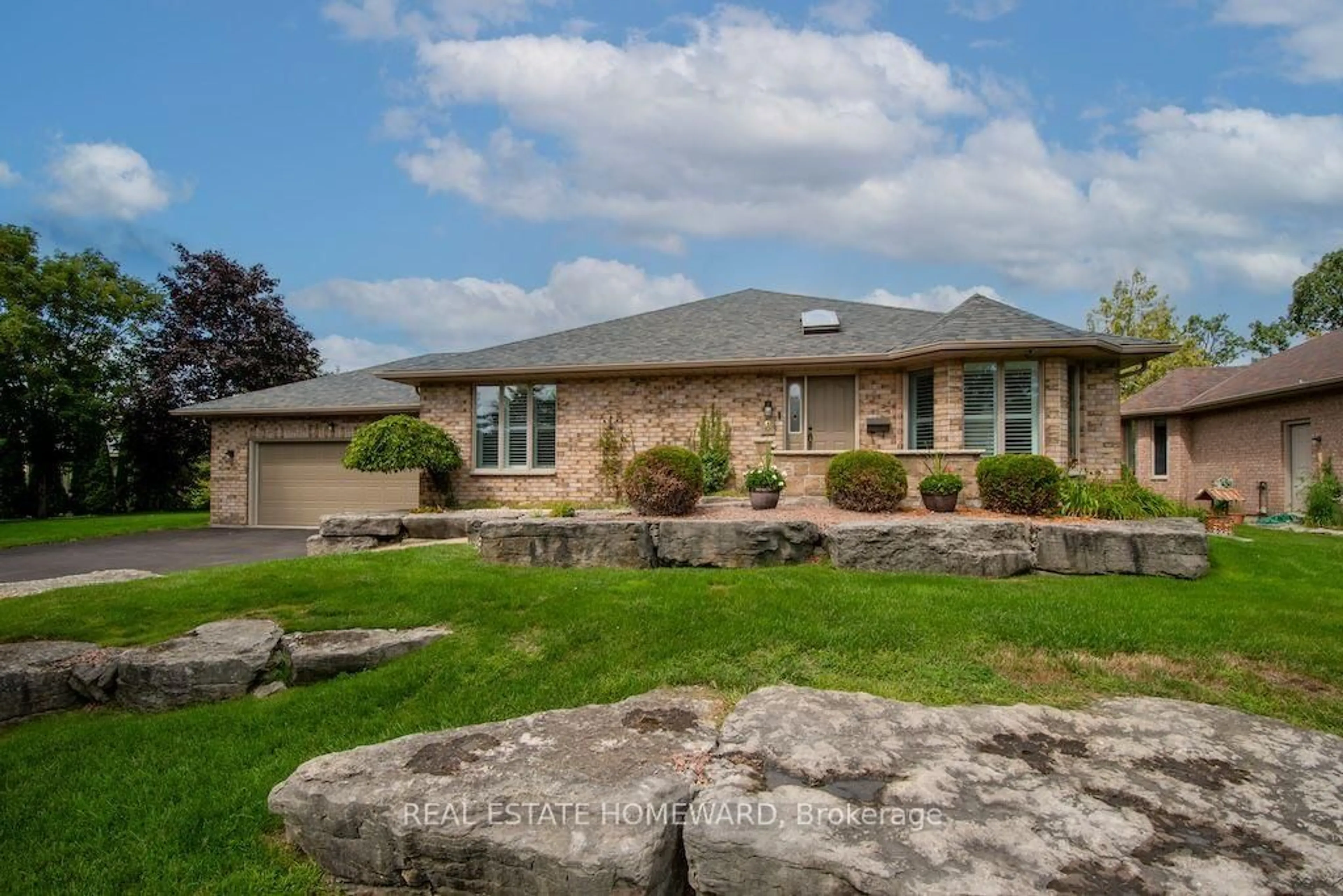 Home with brick exterior material, unknown for 8 Island Bay Dr, Kawartha Lakes Ontario K0M 1A0