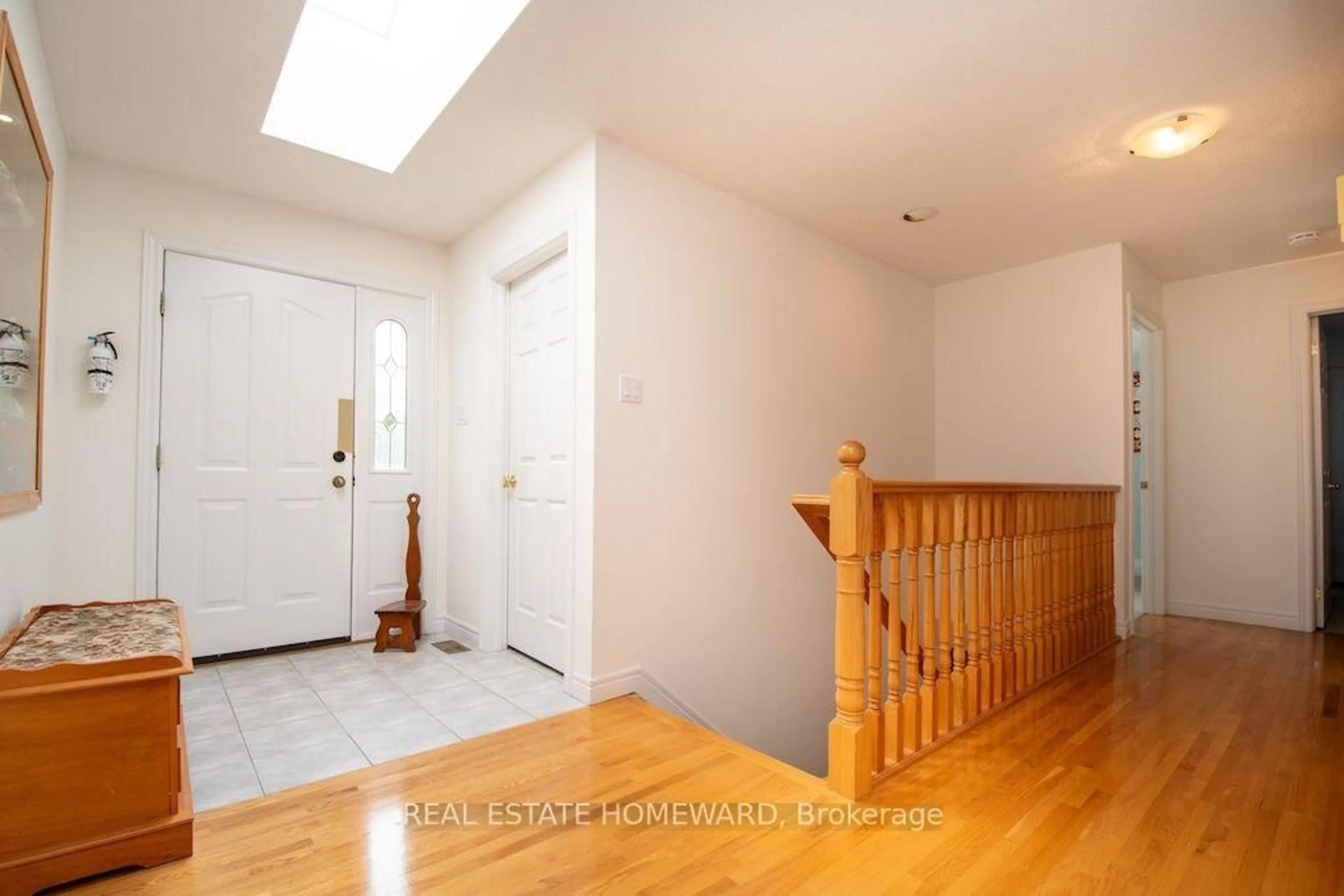 Indoor entryway for 8 Island Bay Dr, Kawartha Lakes Ontario K0M 1A0