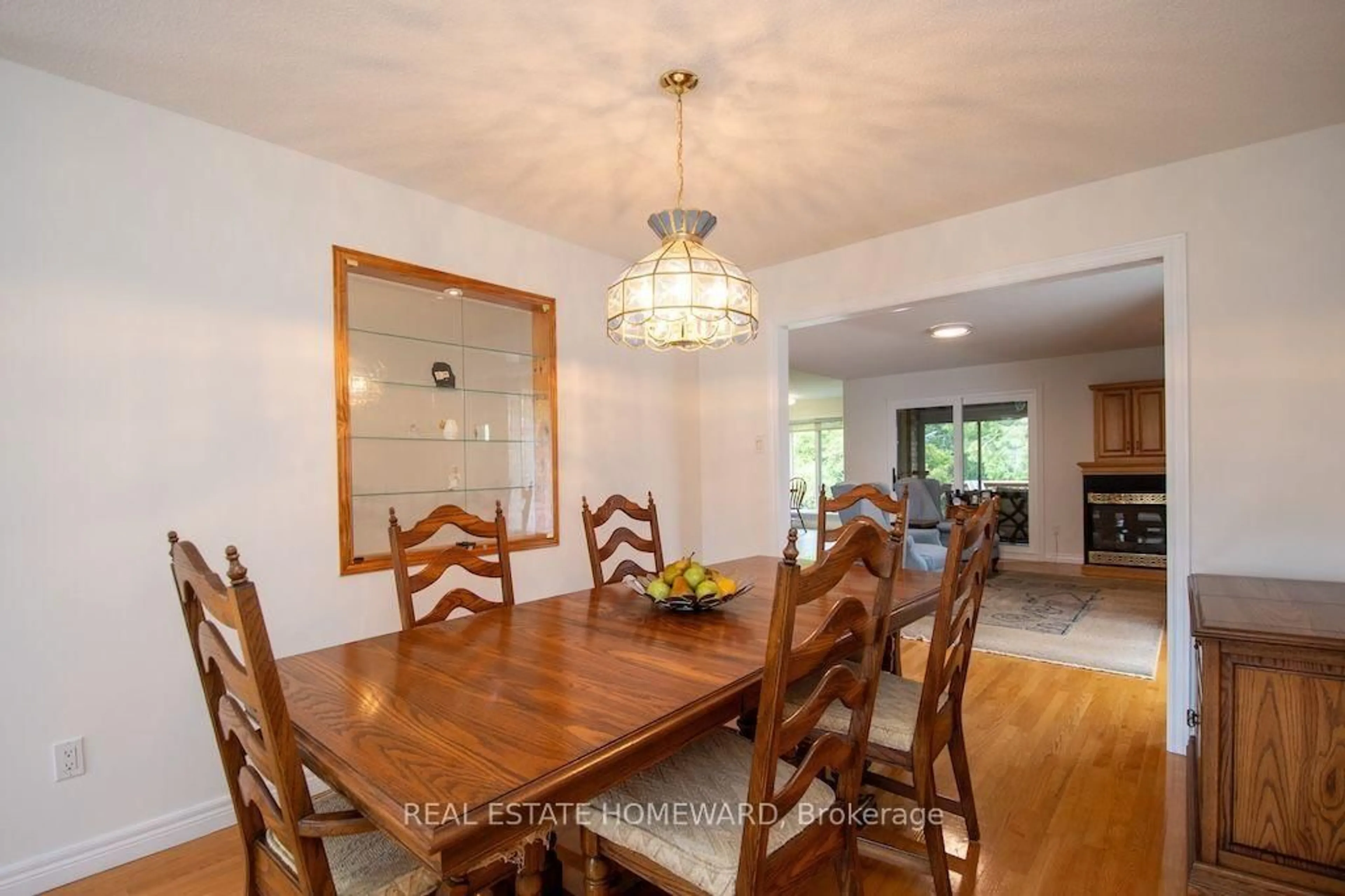 Dining room, wood/laminate floor for 8 Island Bay Dr, Kawartha Lakes Ontario K0M 1A0