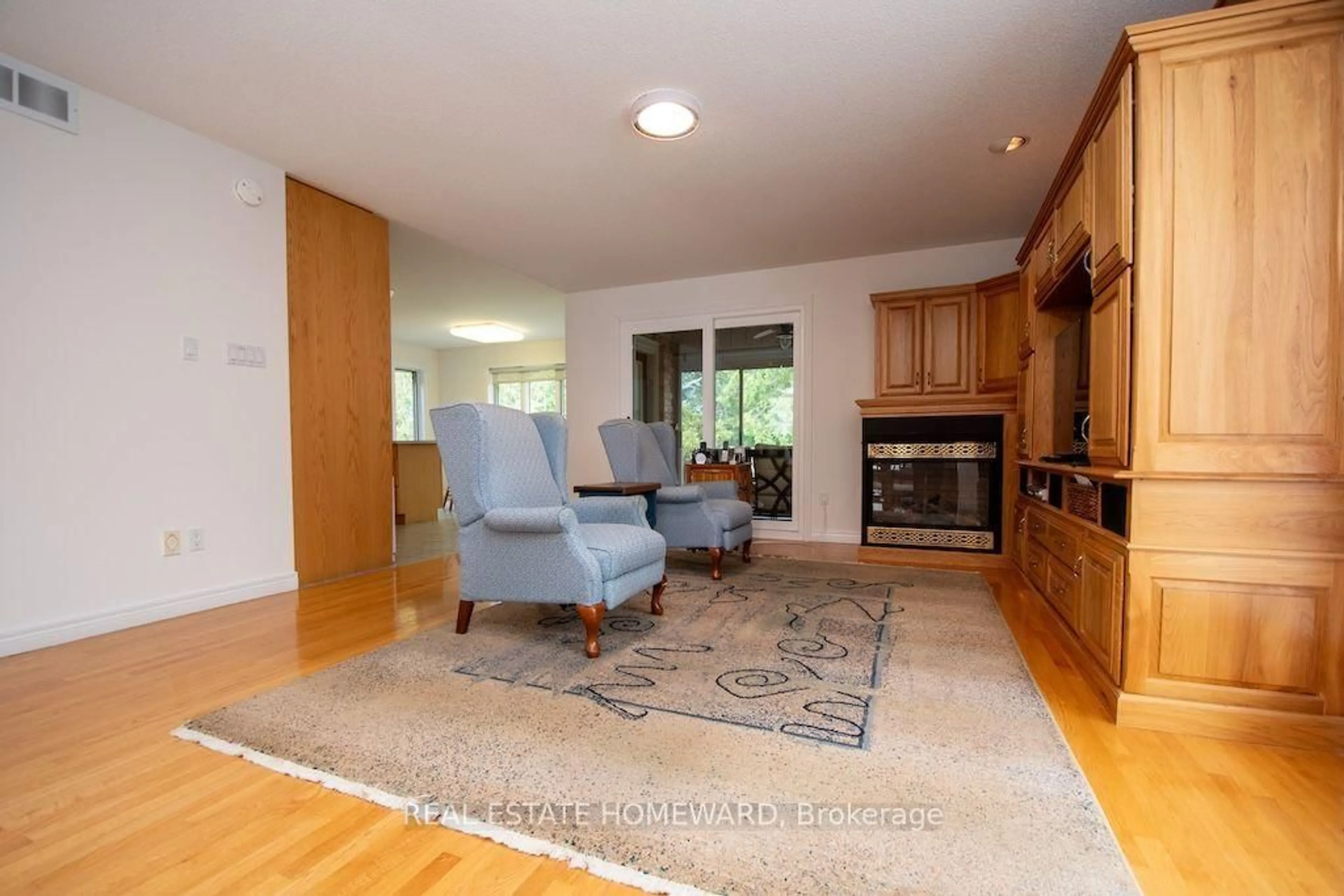 Living room with furniture, unknown for 8 Island Bay Dr, Kawartha Lakes Ontario K0M 1A0