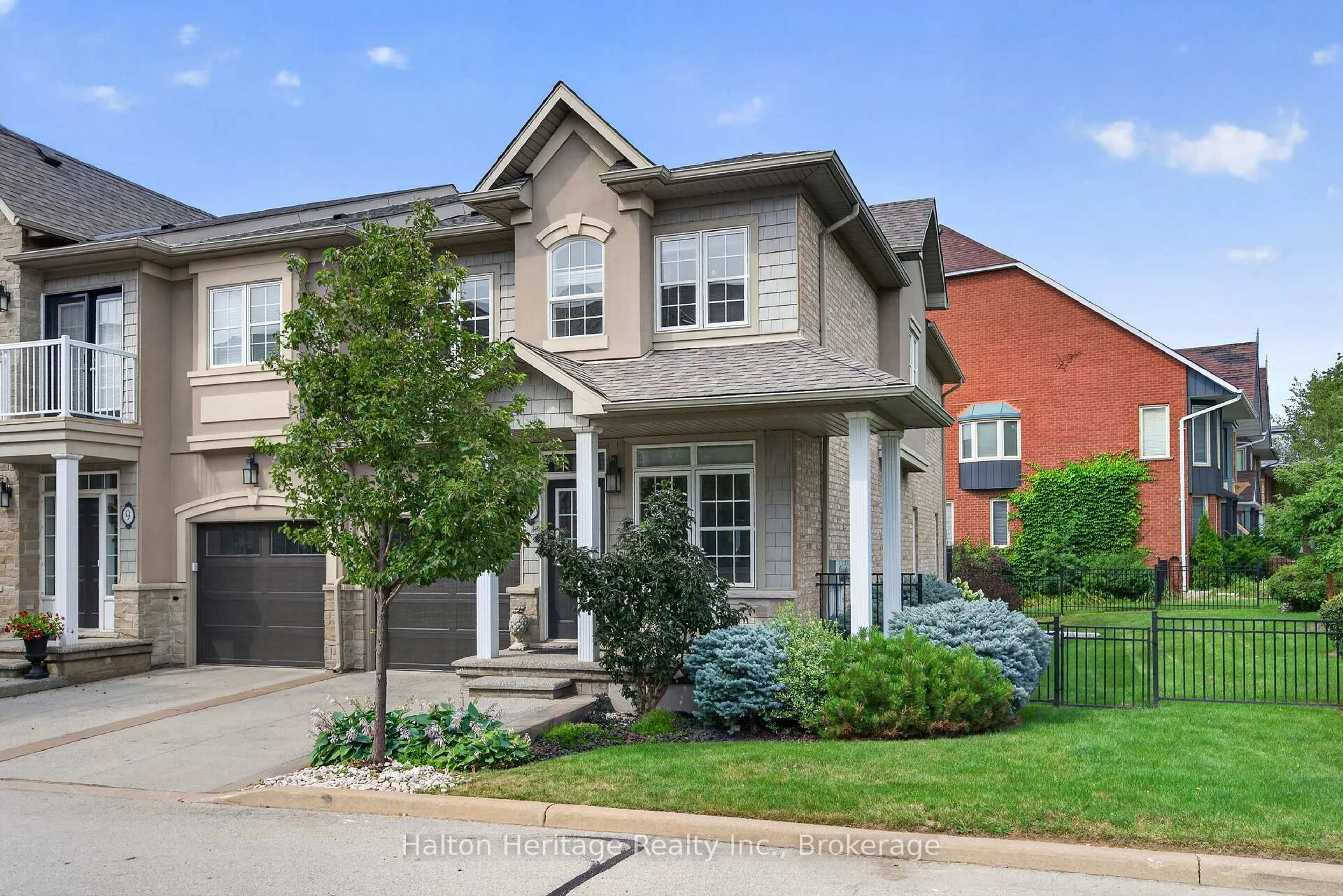 Home with brick exterior material, street for 31 Sunvale Pl #8, Hamilton Ontario L8E 4Z6