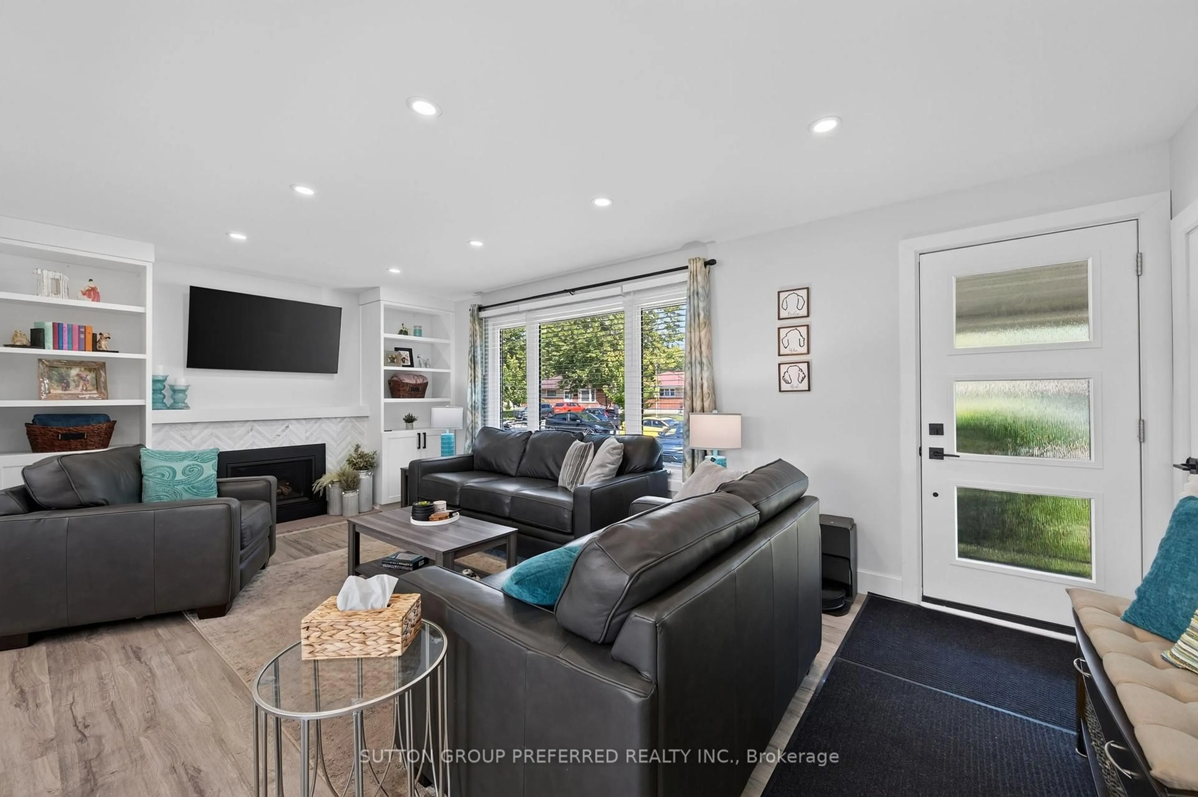 Living room with furniture, unknown for 1510 Perth Ave, London East Ontario N5V 2M5