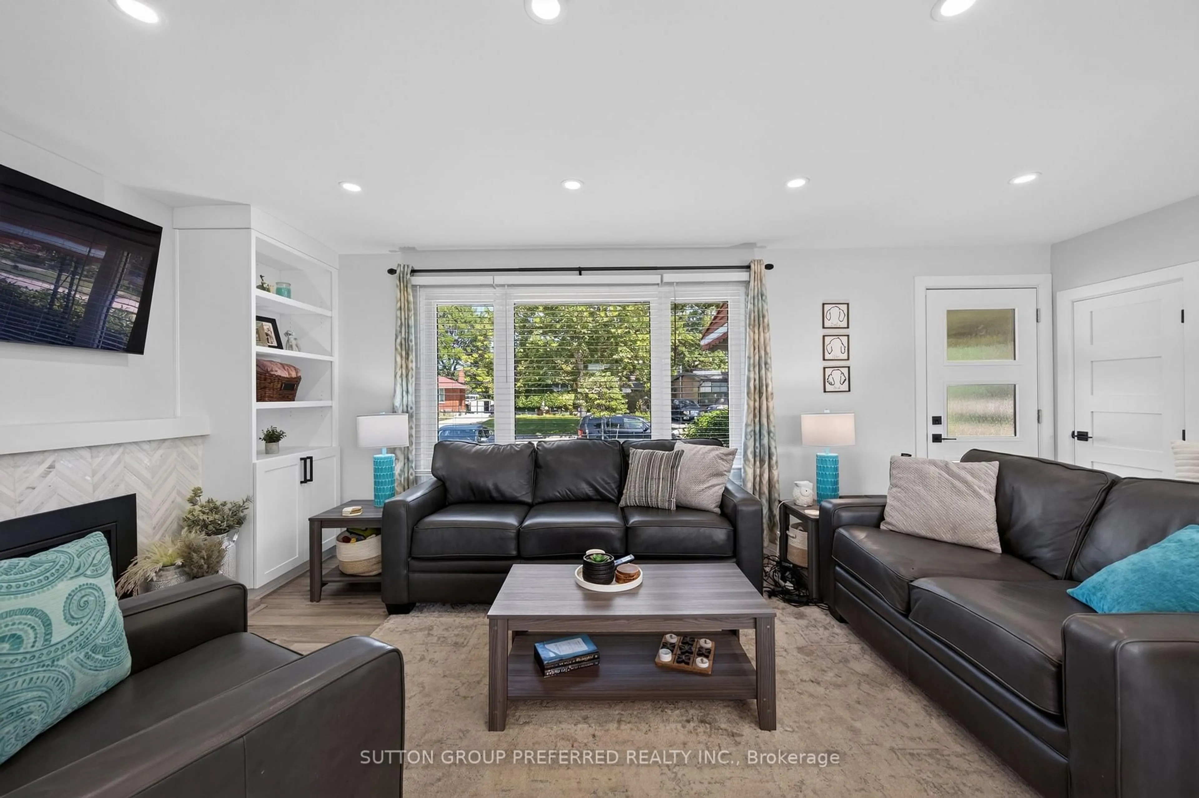 Living room with furniture, unknown for 1510 Perth Ave, London East Ontario N5V 2M5