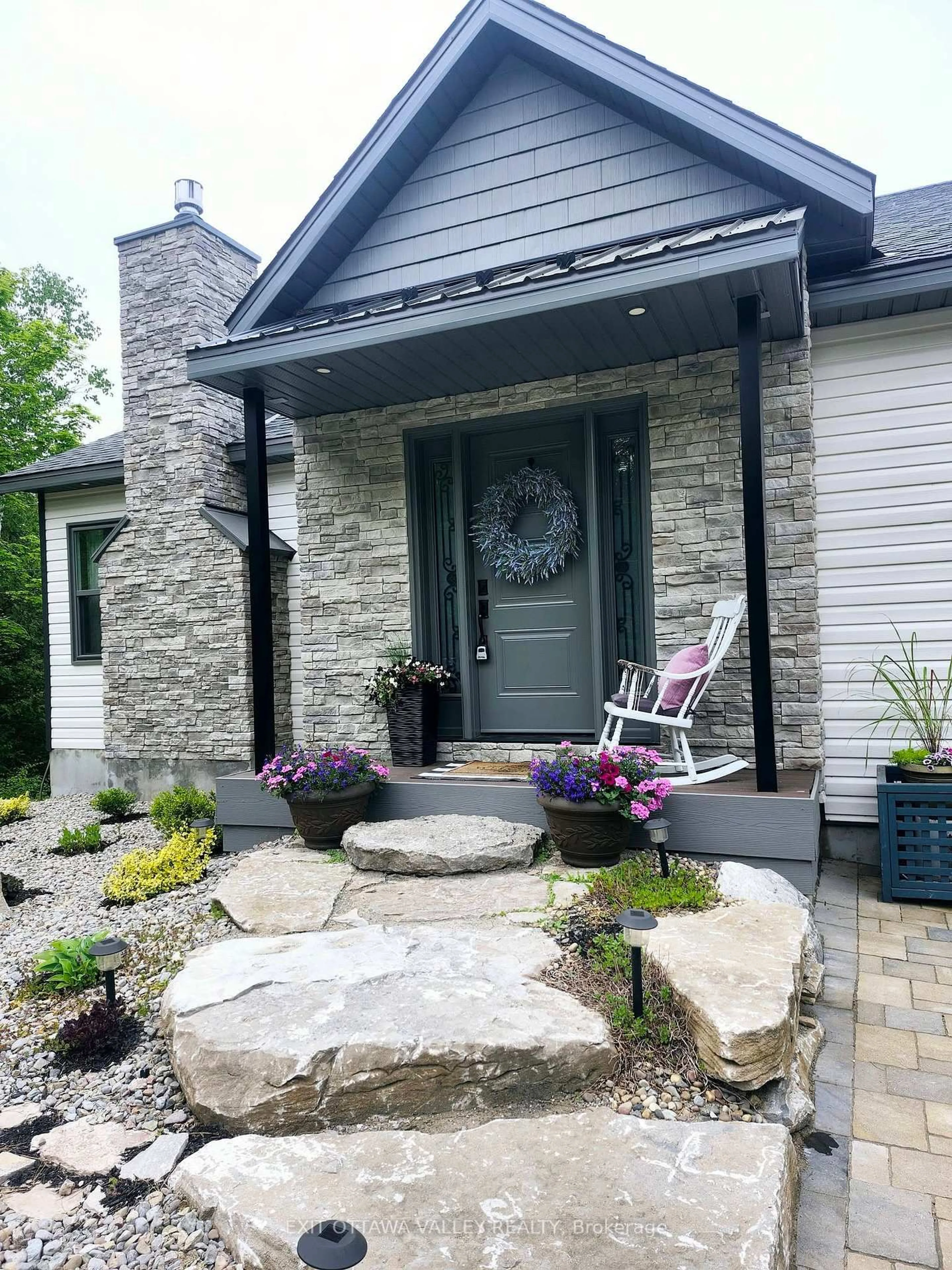 Indoor entryway for 1485 Rapid Rd #Westmeath, ON, Westmeath Ontario K0J 2L0