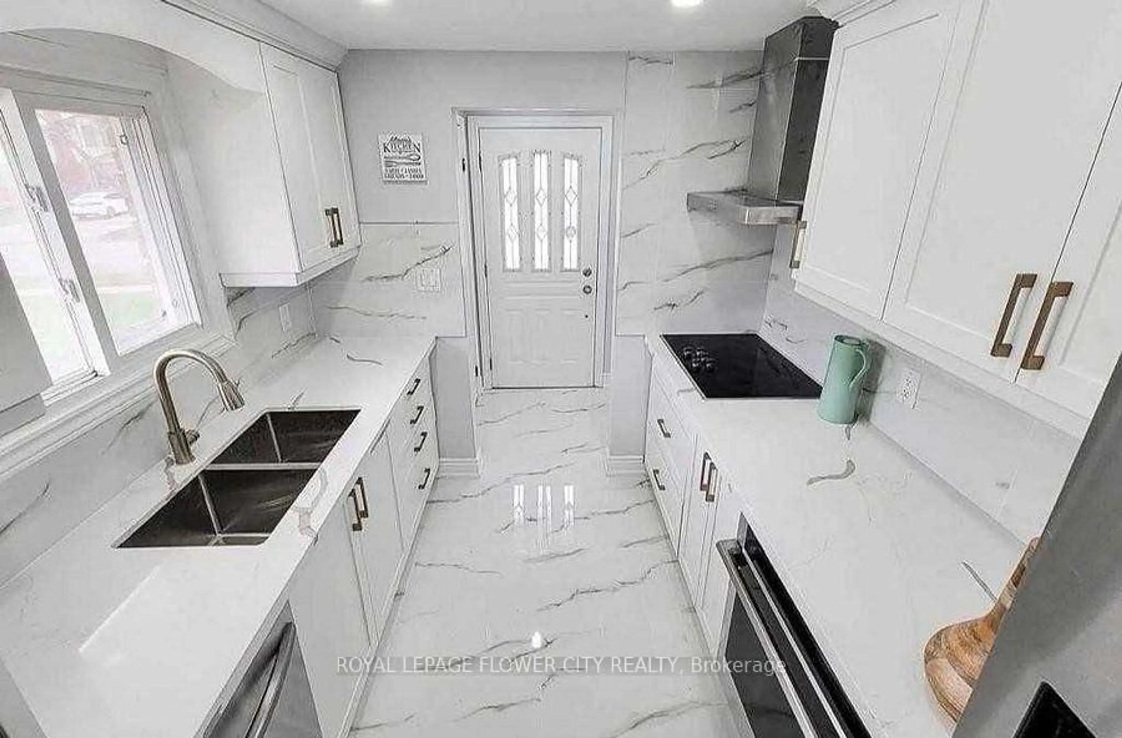 Contemporary kitchen, ceramic/tile floor for 135 Keefer Rd, Thorold Ontario L2V 4N1