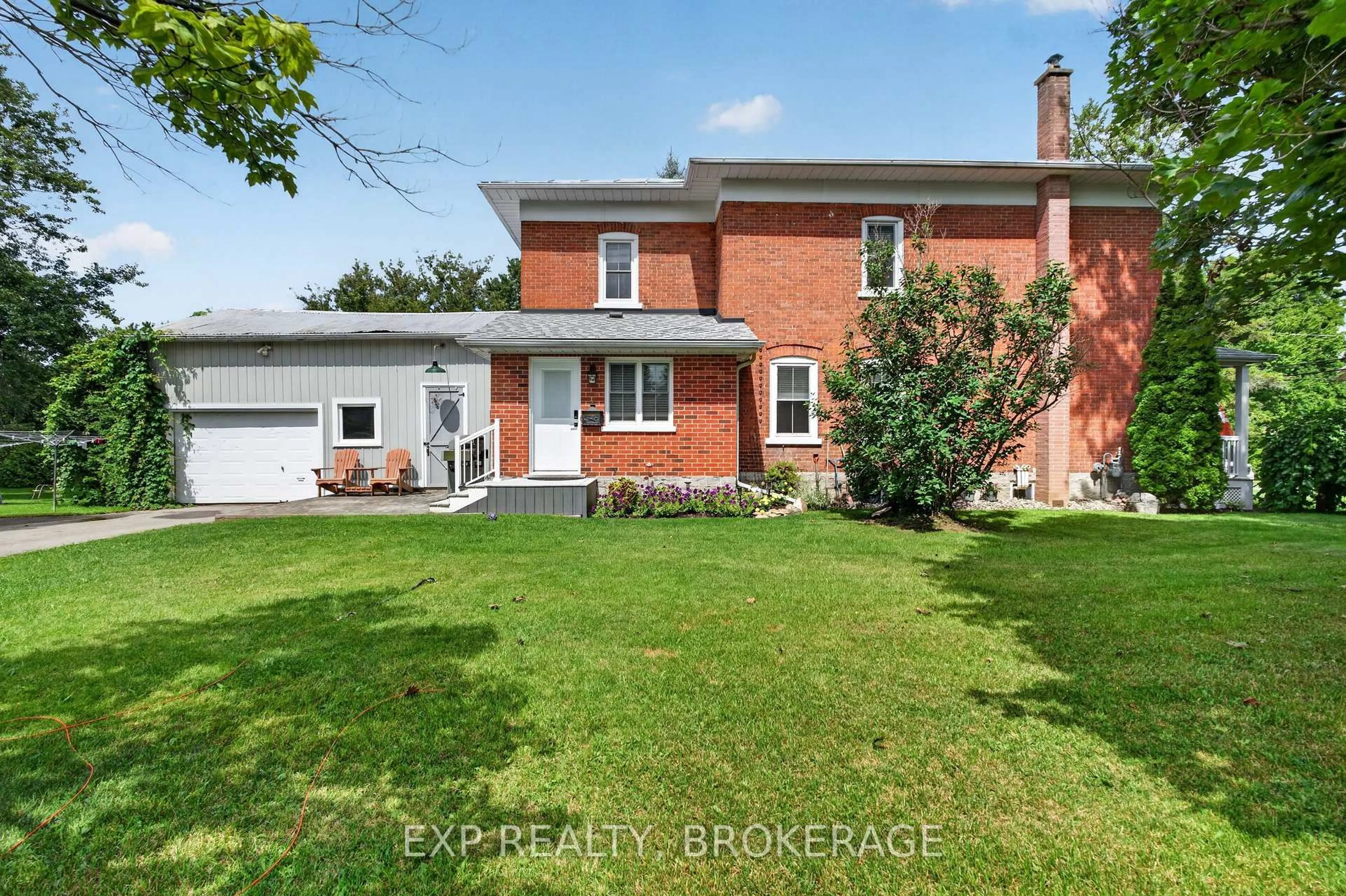 A pic from outside/outdoor area/front of a property/back of a property/a pic from drone, street for 13 ALFRED St, Greater Napanee Ontario K7R 3H8