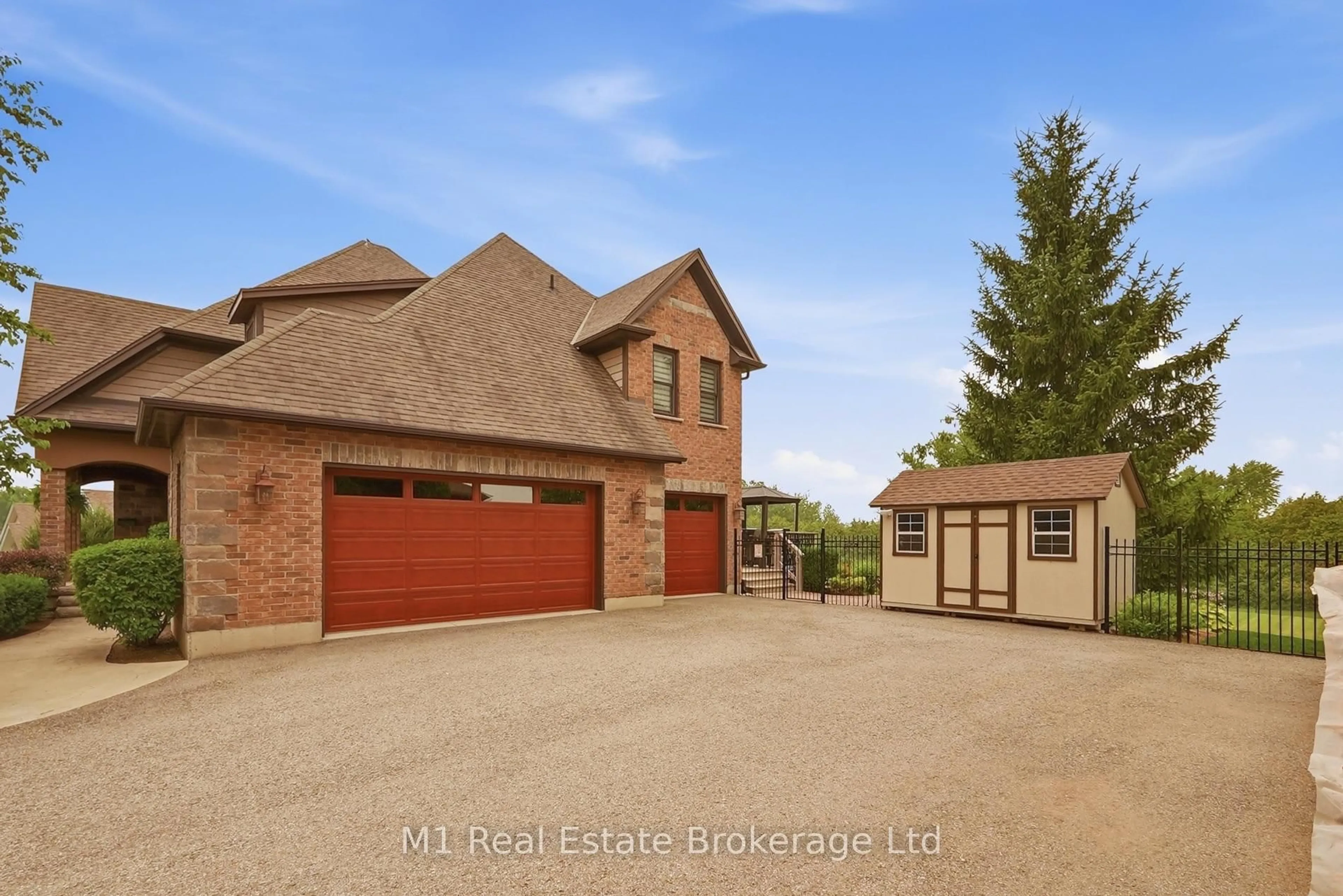 Indoor garage for 88 Conservation Tr, Centre Wellington Ontario N0B 1J0