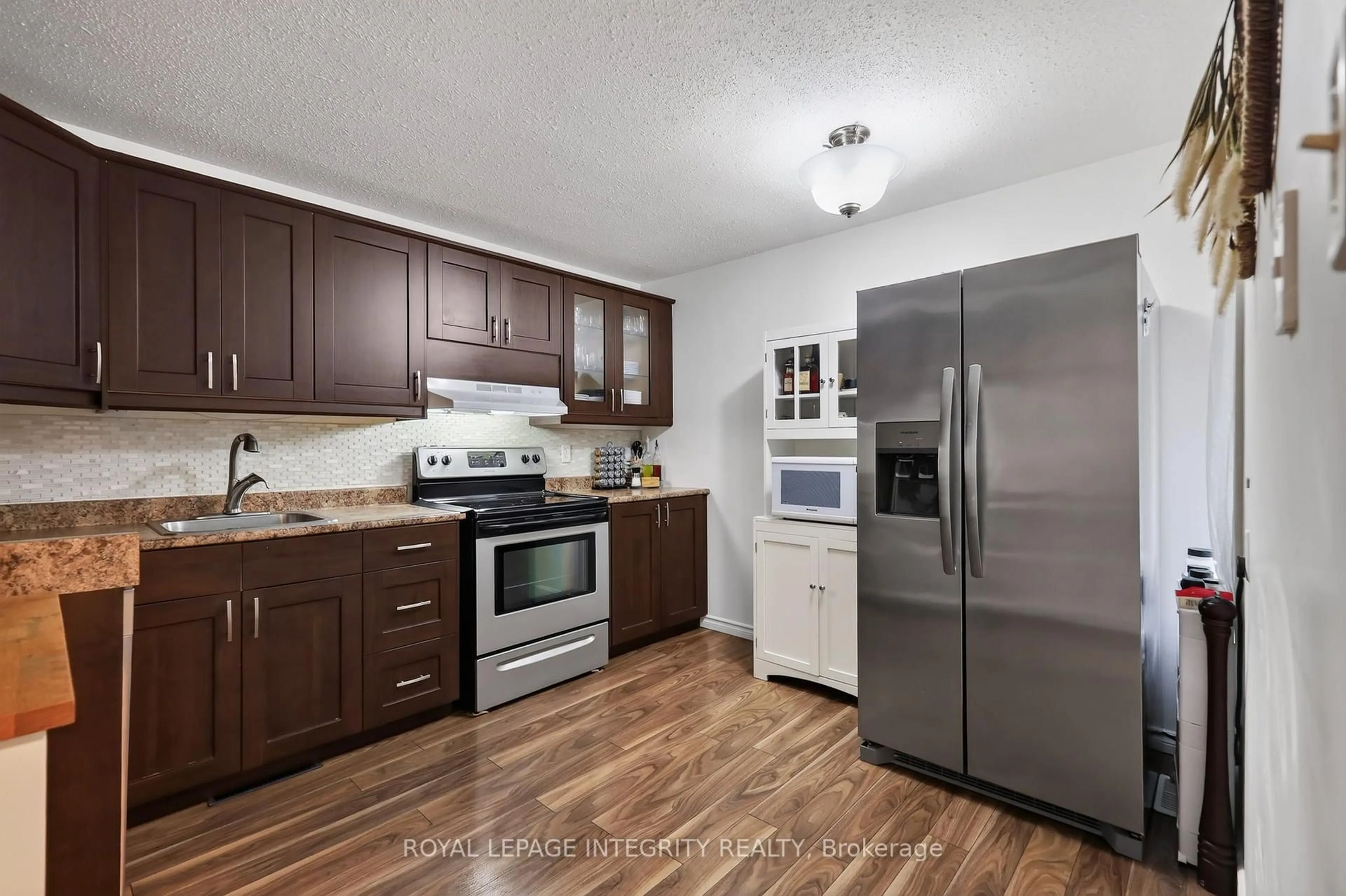 Unknown for 1723 Lafrance Dr, Orleans Ontario K1E 2H1