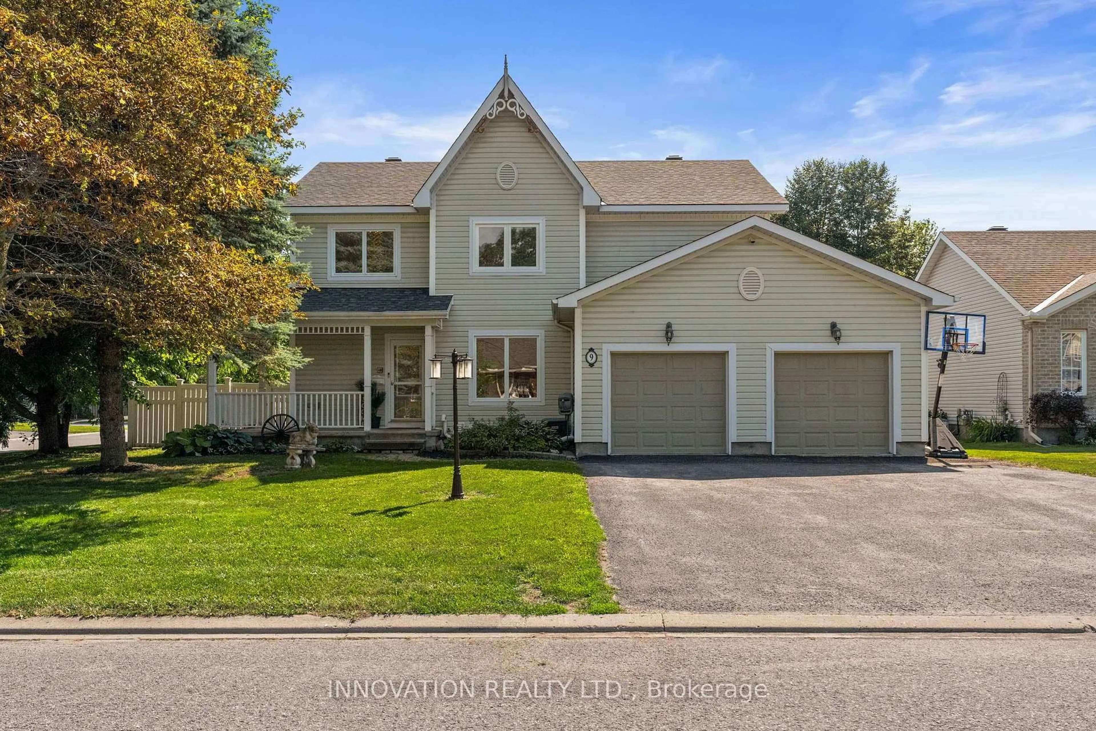 Home with vinyl exterior material, street for 9 Mary Hill Cres, Richmond Ontario K0A 2Z0