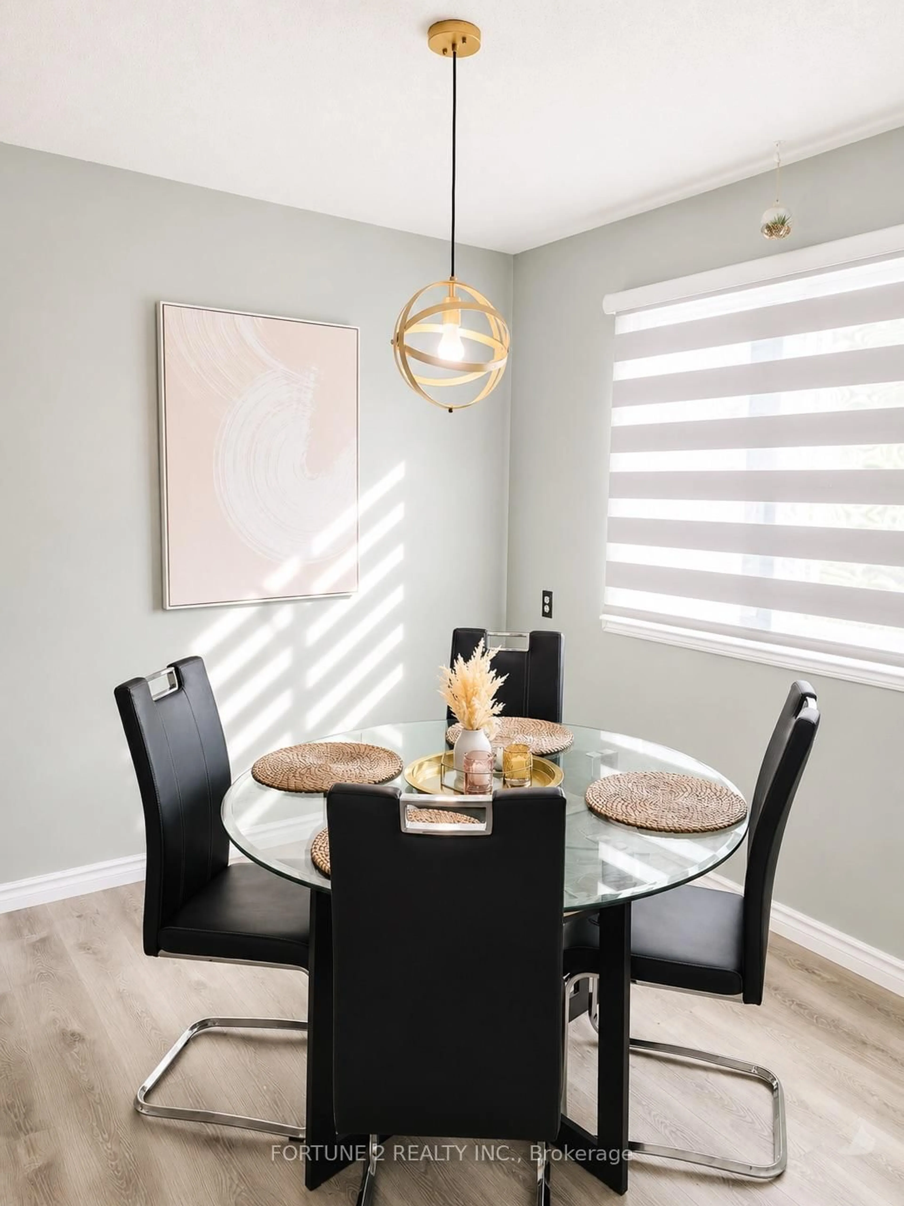 Dining room, wood/laminate floor for 21 Roberts Cres, Kitchener Ontario N2E 1A6