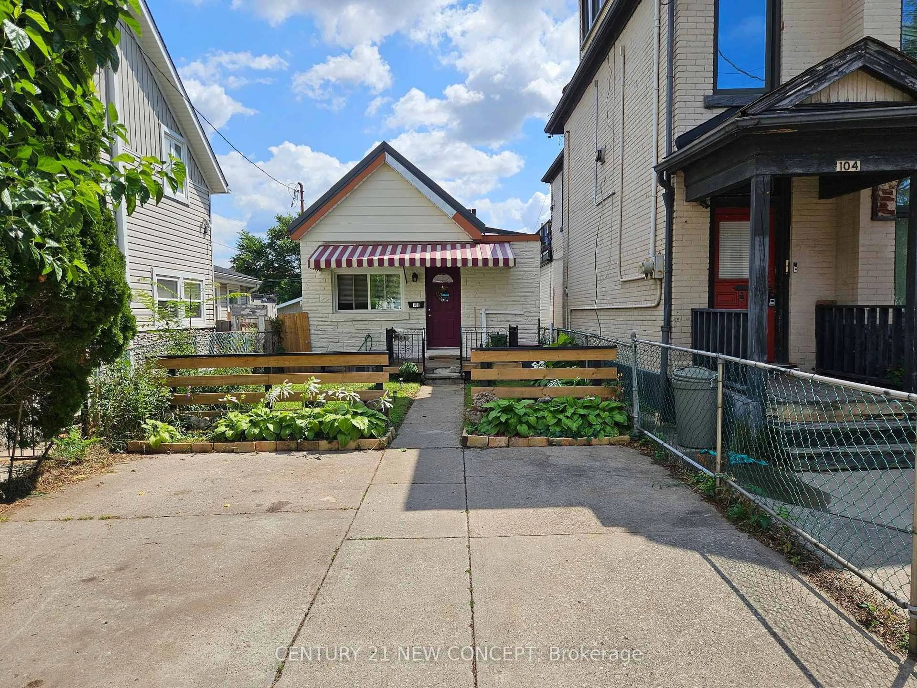 Patio, street for 106 Emerald St, Hamilton Ontario L8L 5K4