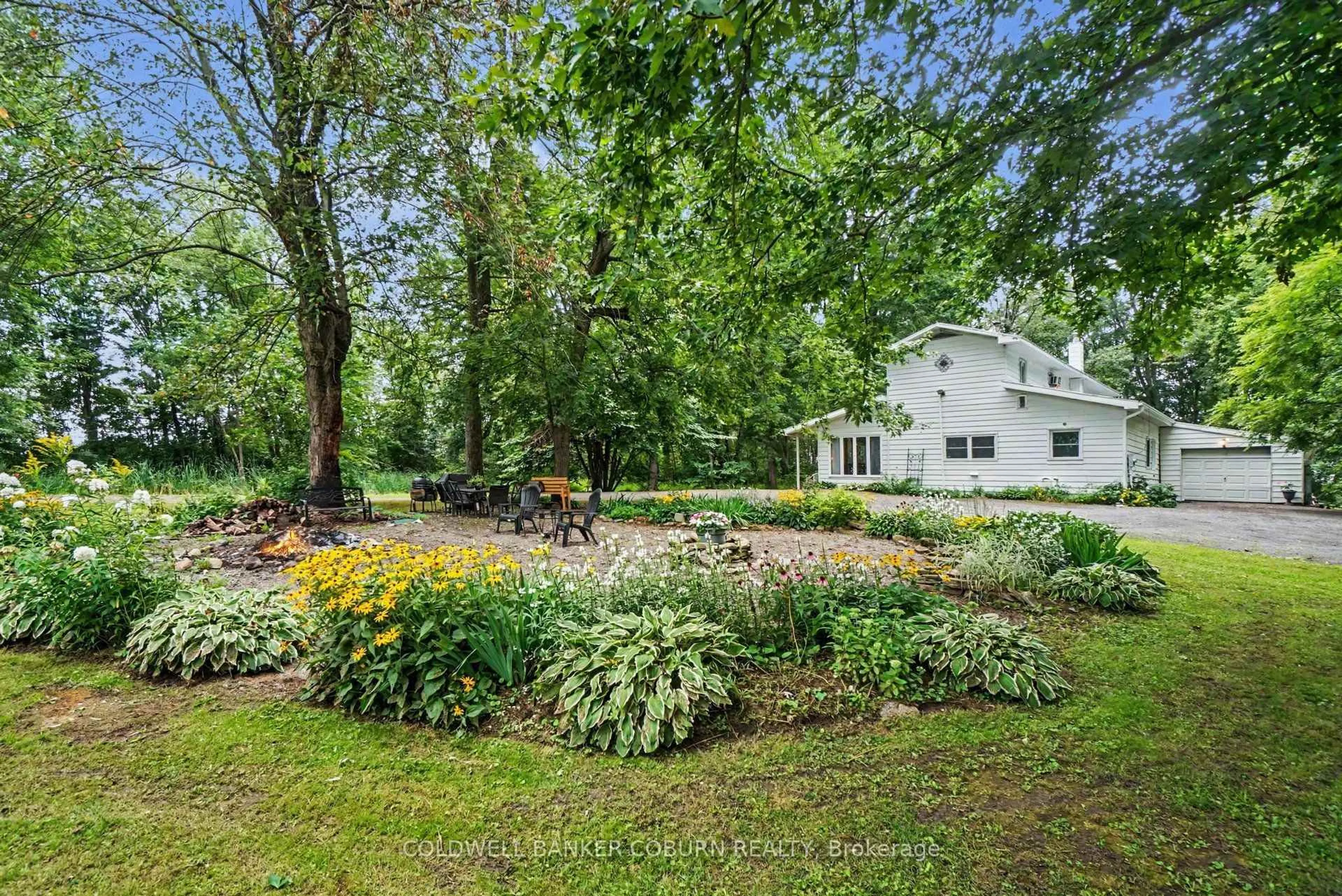 A pic from outside/outdoor area/front of a property/back of a property/a pic from drone, unknown for 4808 Flagg Rd, South Dundas Ontario K0E 1K0
