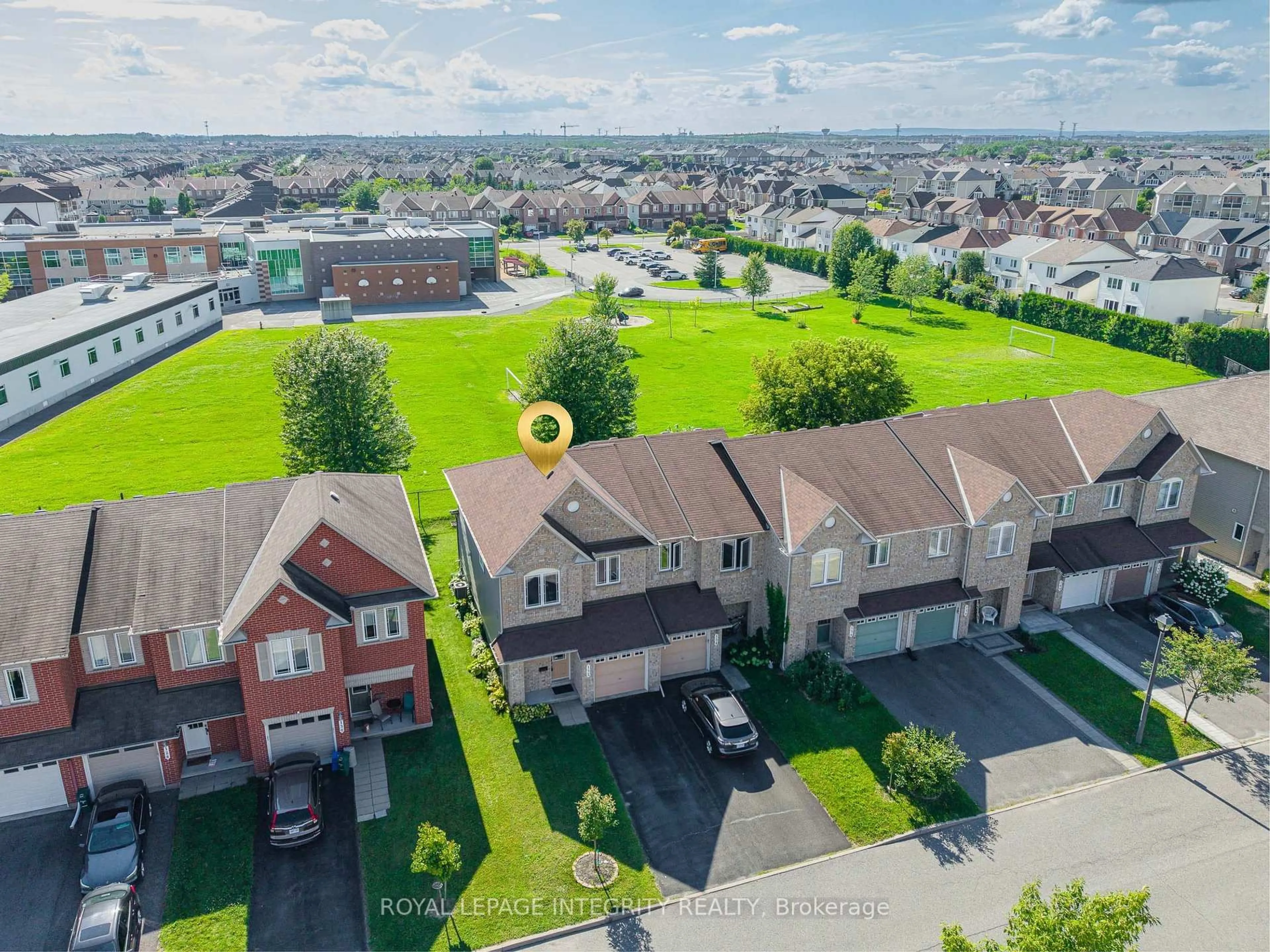 A pic from outside/outdoor area/front of a property/back of a property/a pic from drone, street for 132 Silvermoon Cres, Ottawa Ontario K4A 0P5
