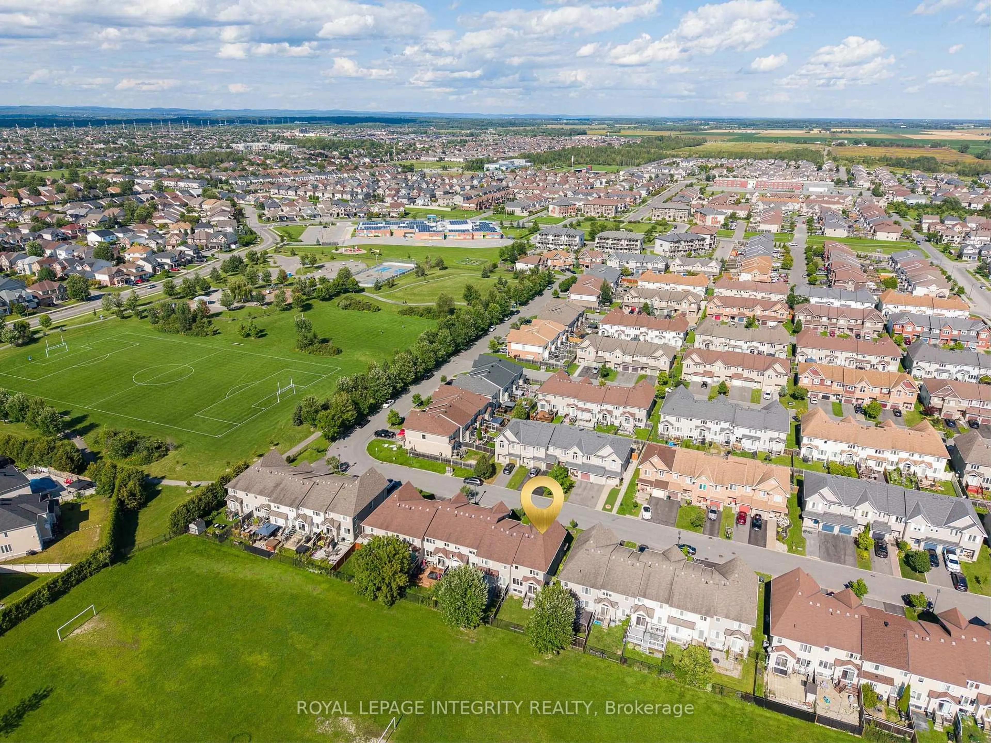 A pic from outside/outdoor area/front of a property/back of a property/a pic from drone, street for 132 Silvermoon Cres, Ottawa Ontario K4A 0P5