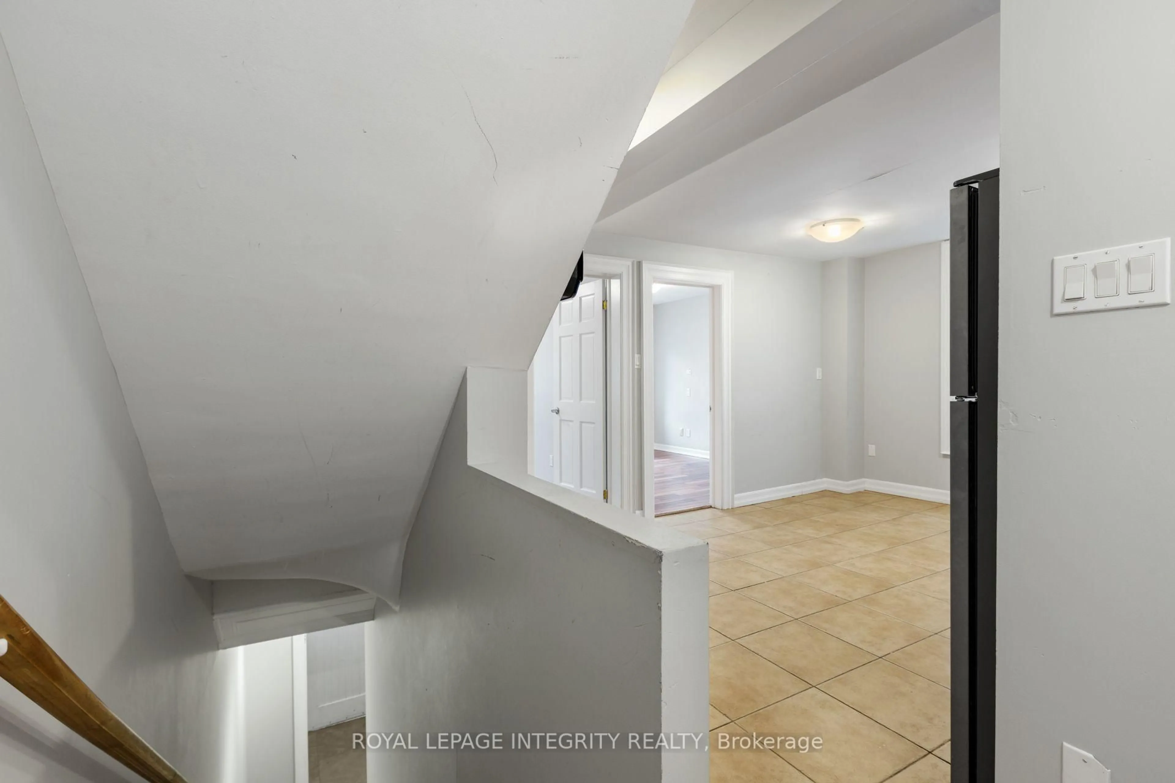 Unknown for 240 Blackburn Ave, Ottawa Ontario K1N 8A8