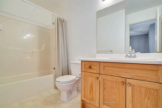 185 North Centre Rd #22, London North 4