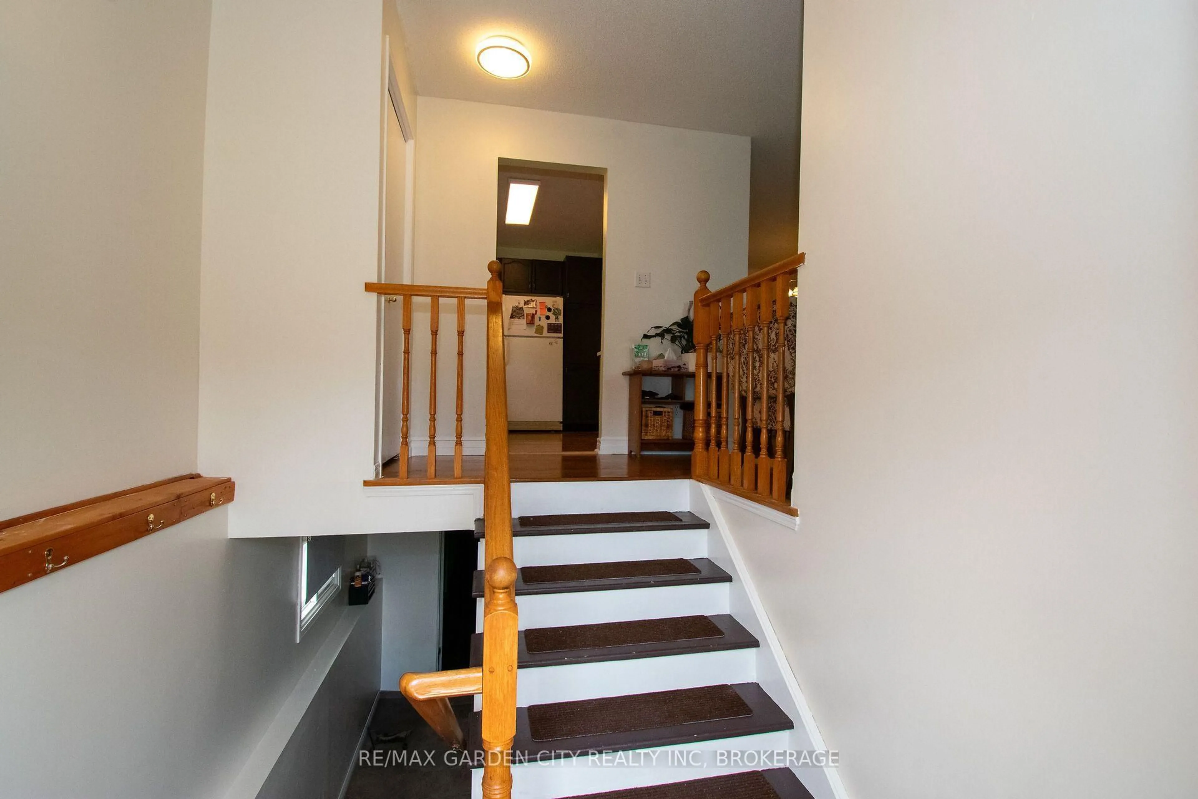 Unknown for 93 NORTHWOOD Dr, Welland Ontario L3C 6S3