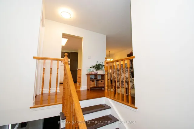 93 NORTHWOOD Dr, Welland 5