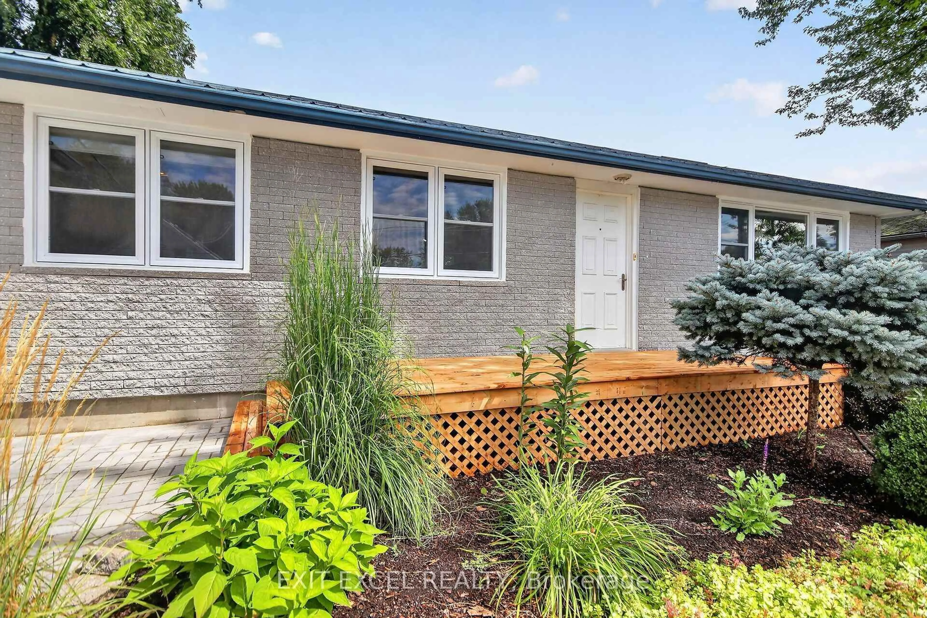 Home with brick exterior material, street for 44 Colonel Murray St, Richmond Ontario K0A 2Z0