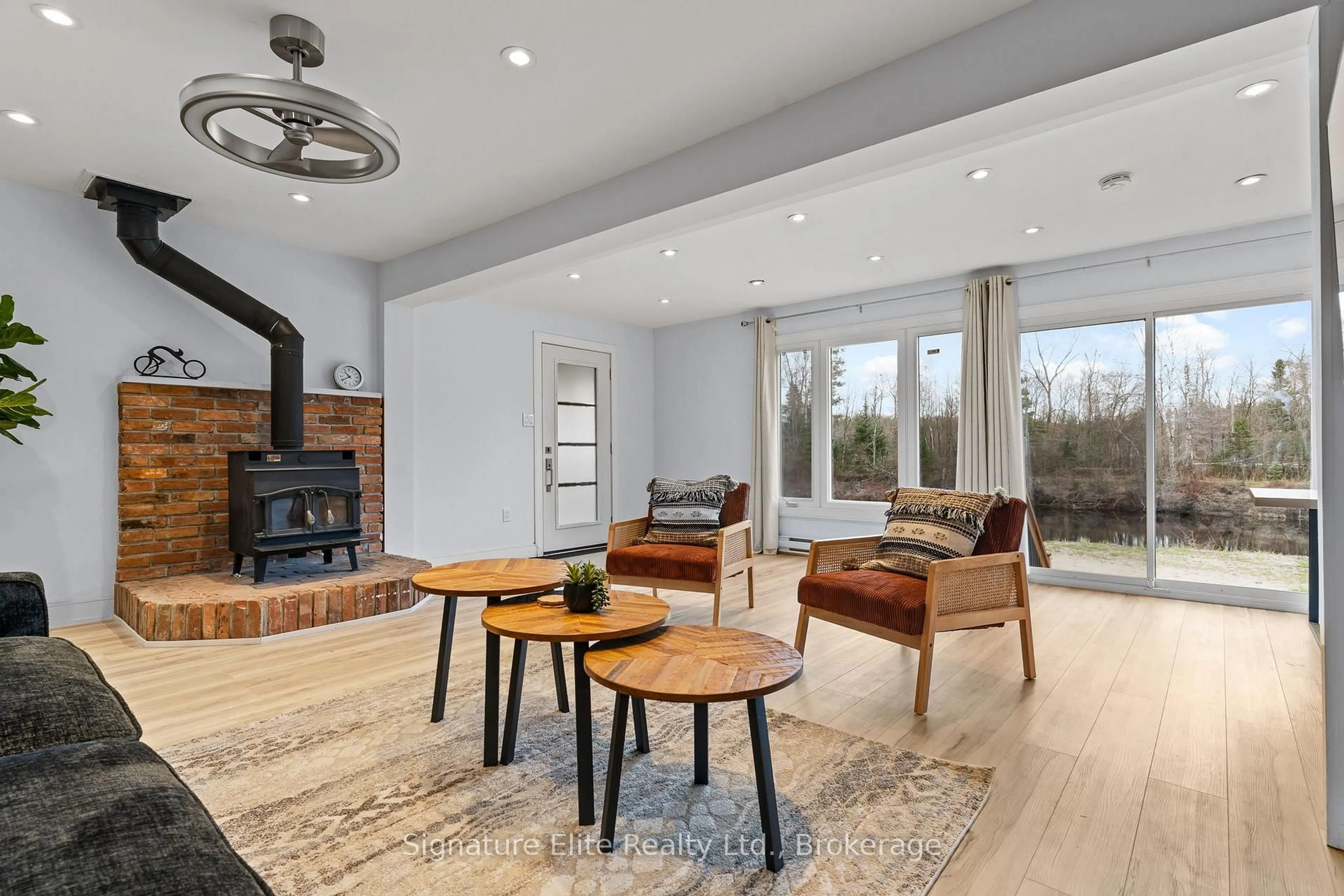 Living room with furniture, unknown for 1077 Nystedt Lane, Minden Hills Ontario K0M 2A1