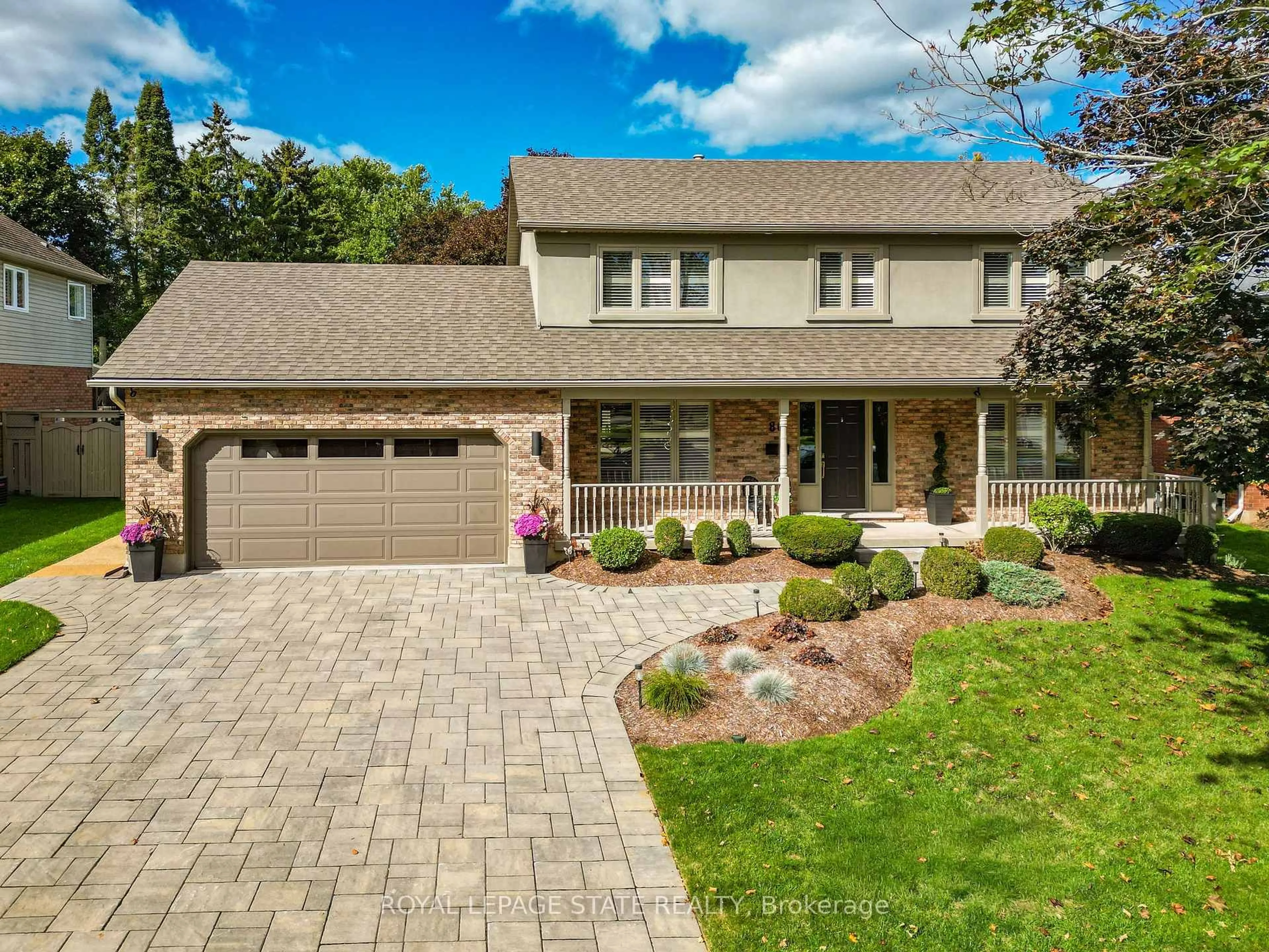 Home with brick exterior material, street for 86 Hedge Lawn Dr, Grimsby Ontario L3M 5H4