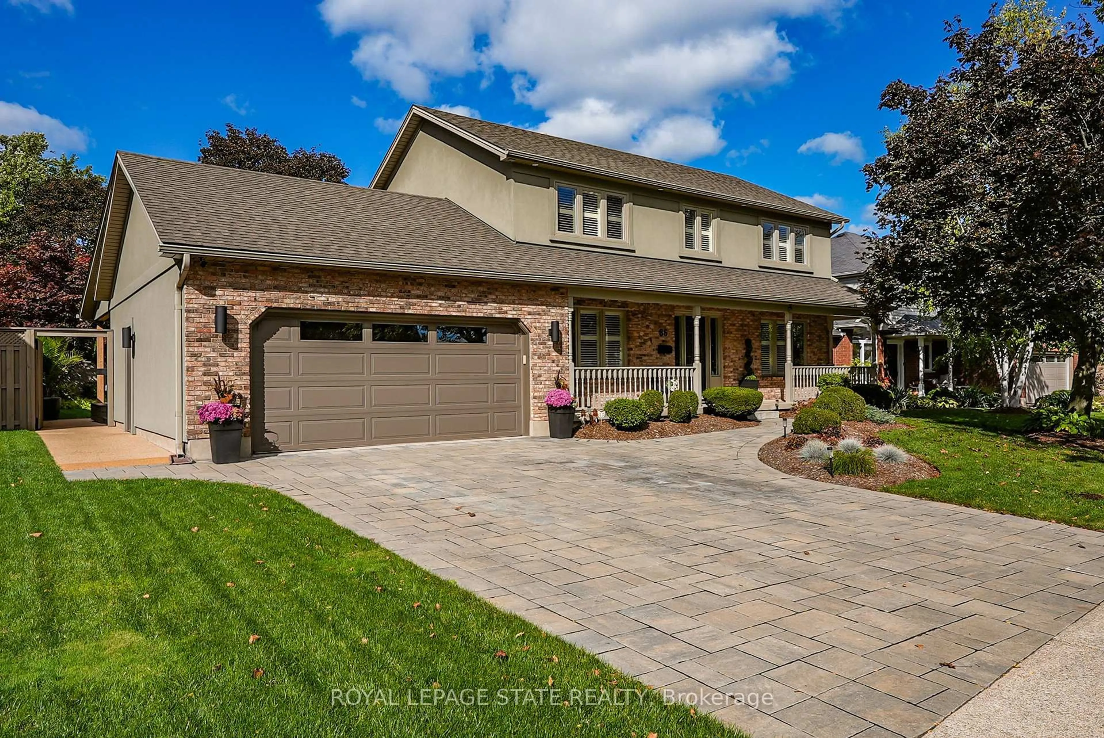 Home with brick exterior material, street for 86 Hedge Lawn Dr, Grimsby Ontario L3M 5H4
