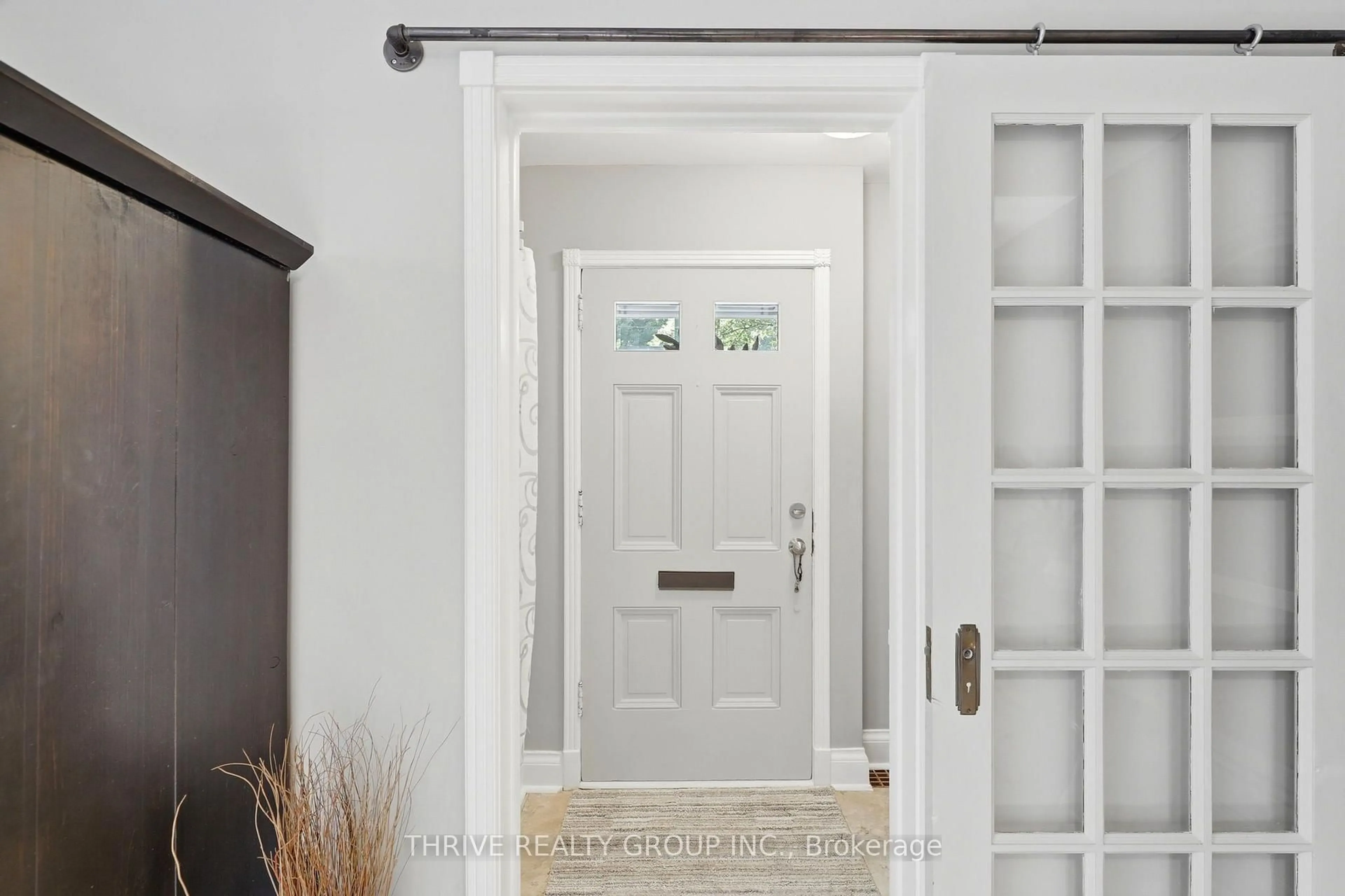 Indoor entryway for 164 Devonshire Ave, London South Ontario N6C 2J1