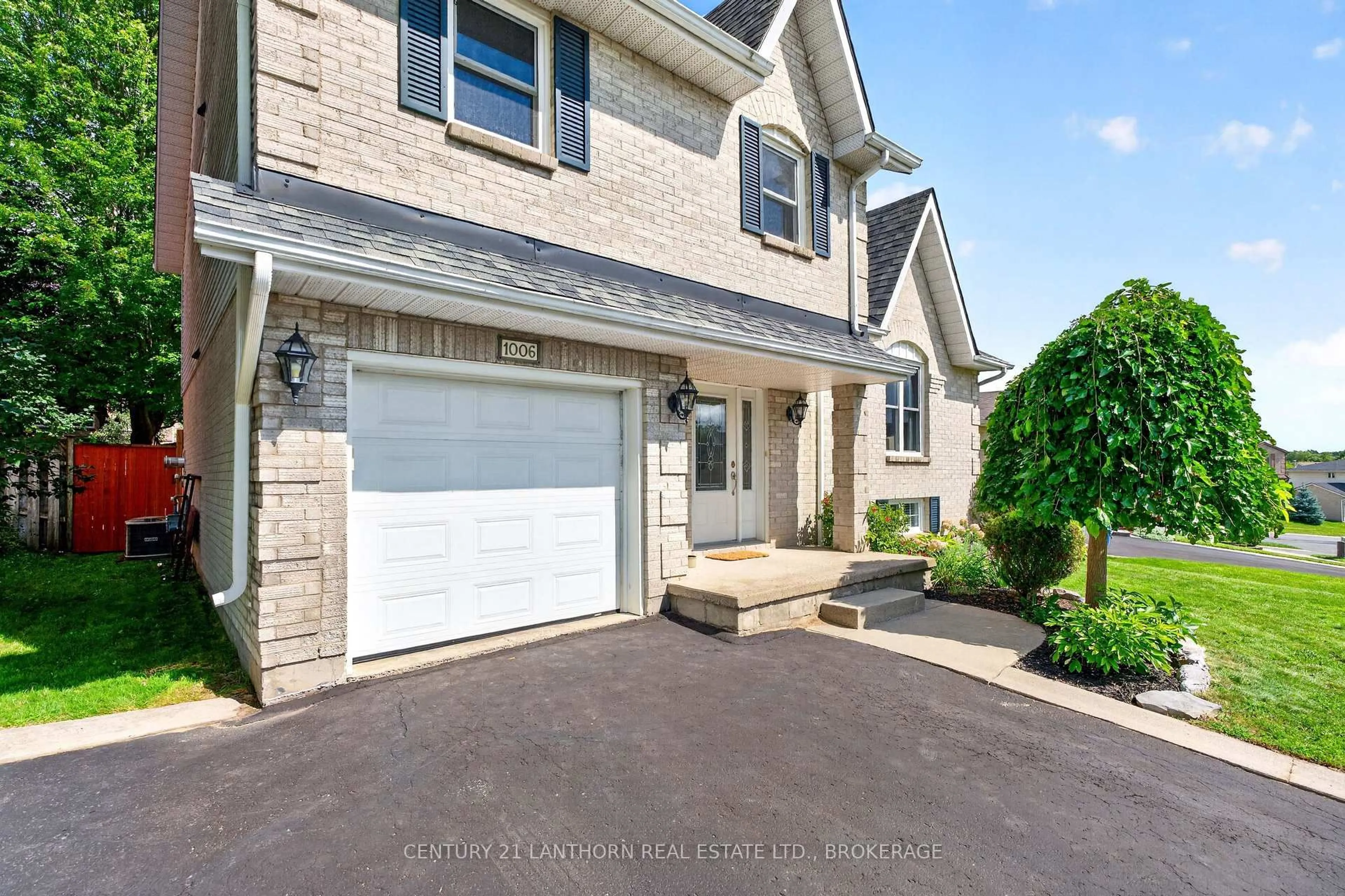 Home with brick exterior material, street for 1006 Dillingham St, Kingston Ontario K7P 2P4