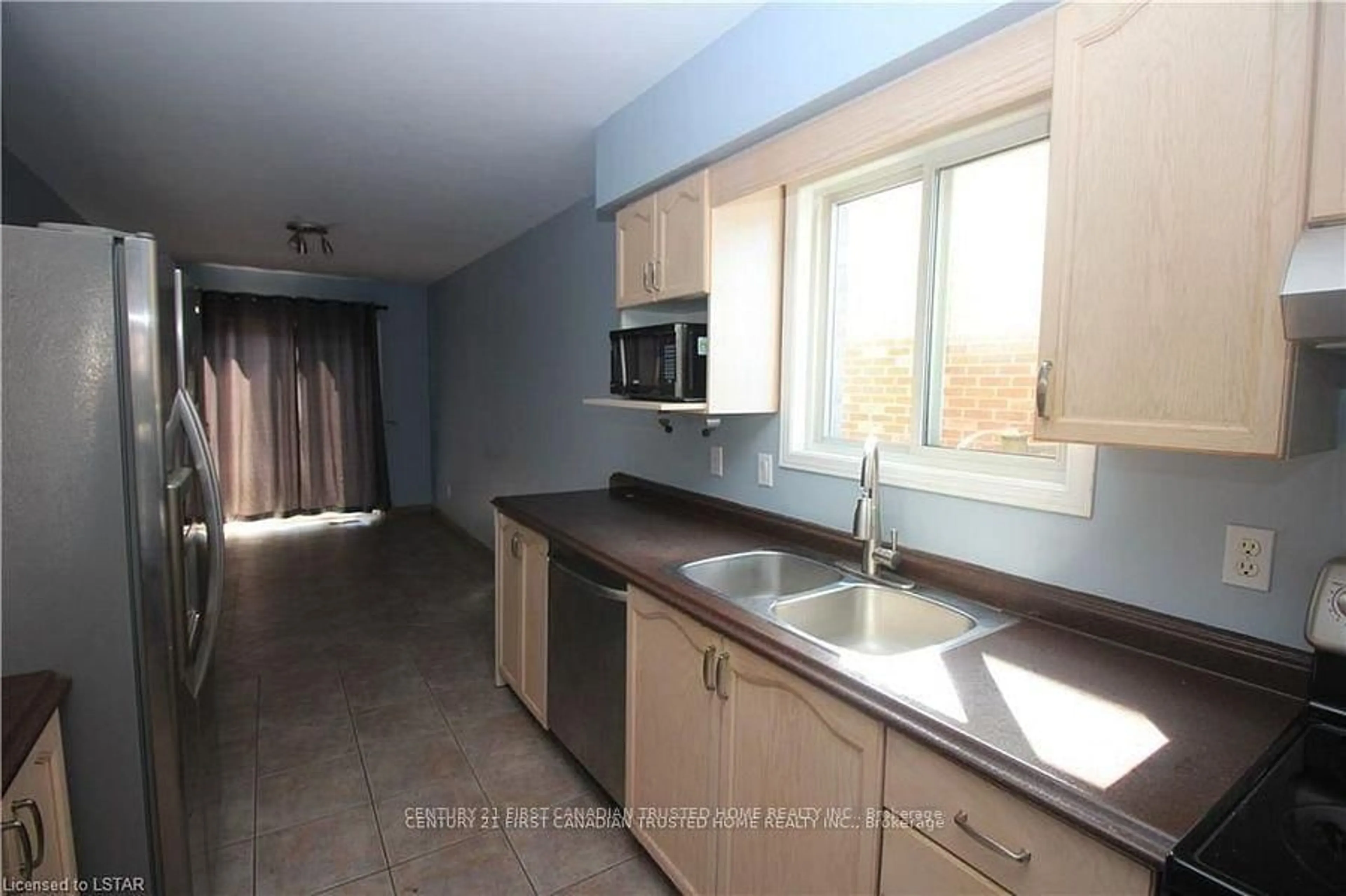 Standard kitchen, unknown for 199 Emerald Rd, London South Ontario N6B 2V3