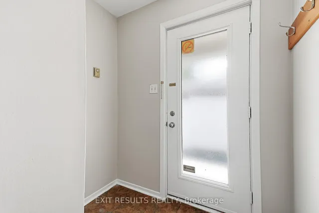 1035 - J Cummings Ave #13, Ottawa 2