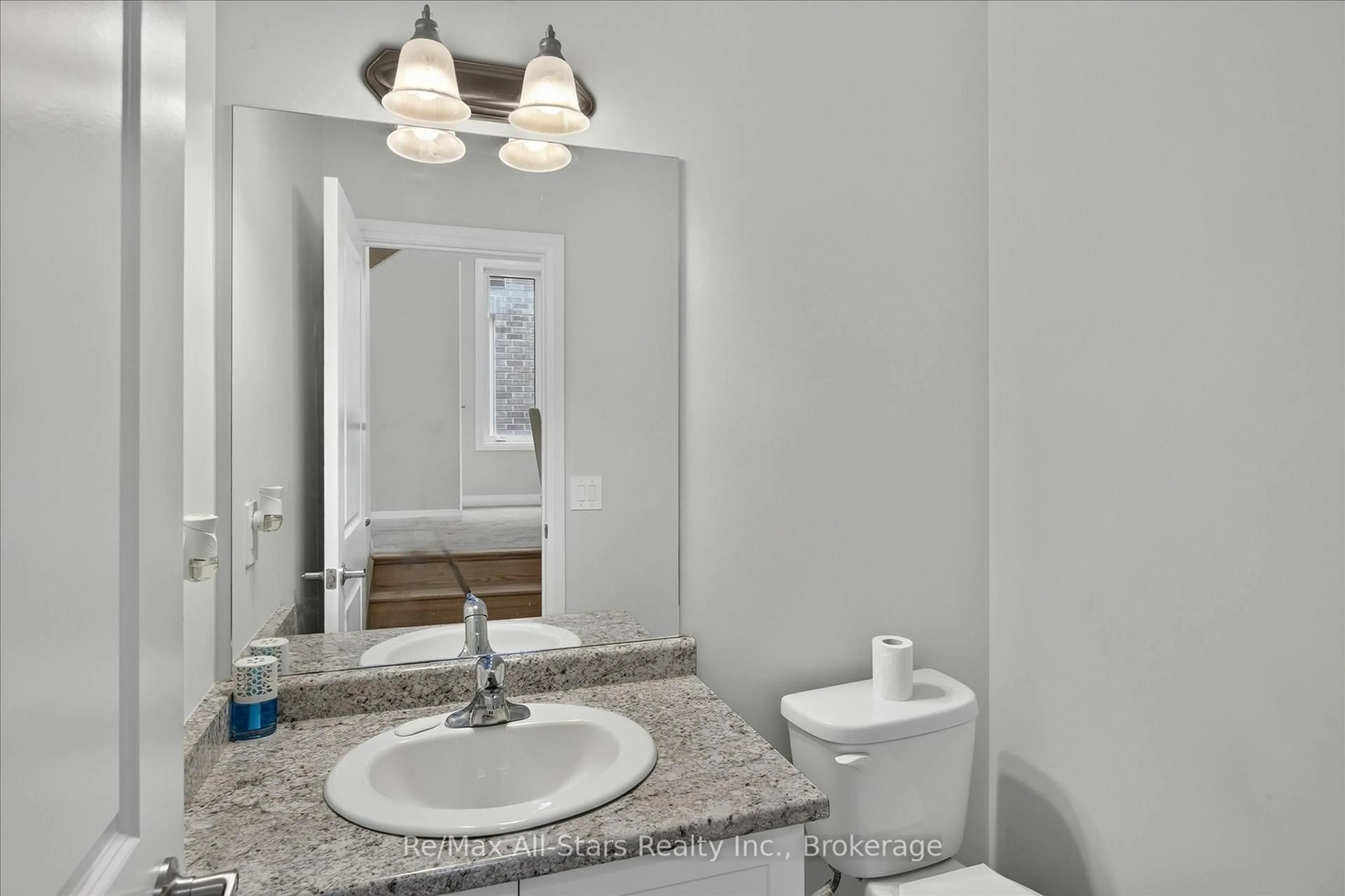 Standard bathroom, ceramic/tile floor for 62 Corley St, Kawartha Lakes Ontario K9V 6C2