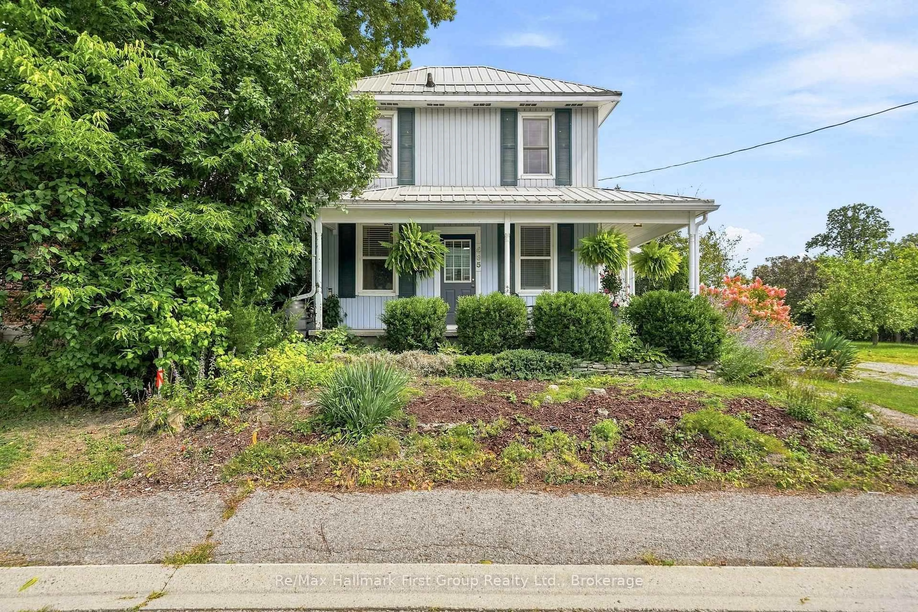 Home with vinyl exterior material, street for 435 Minnie Ave, Tweed Ontario K0K 3J0