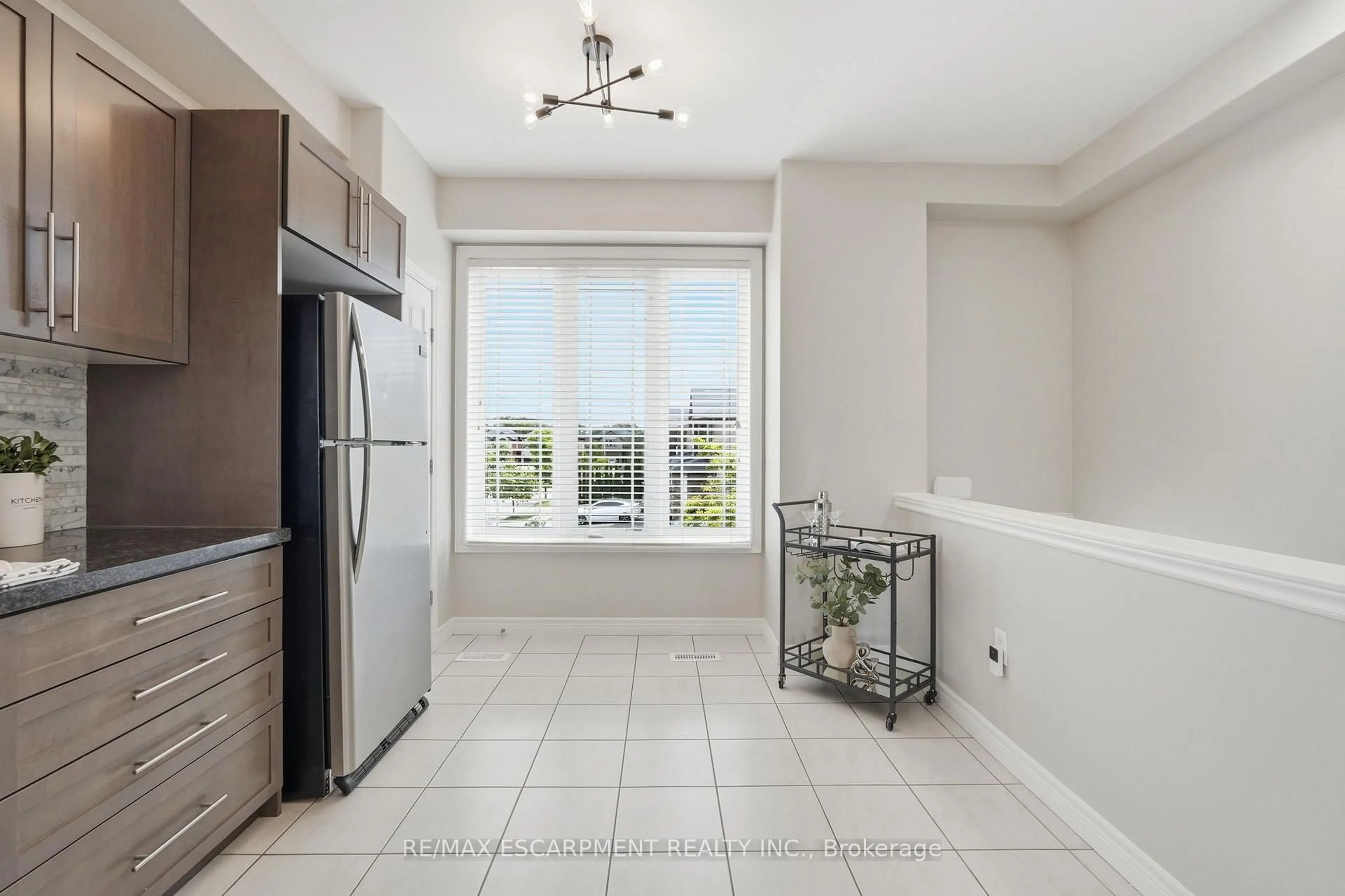 Unknown for 31 Edenrock Dr, Hamilton Ontario L8E 0G6