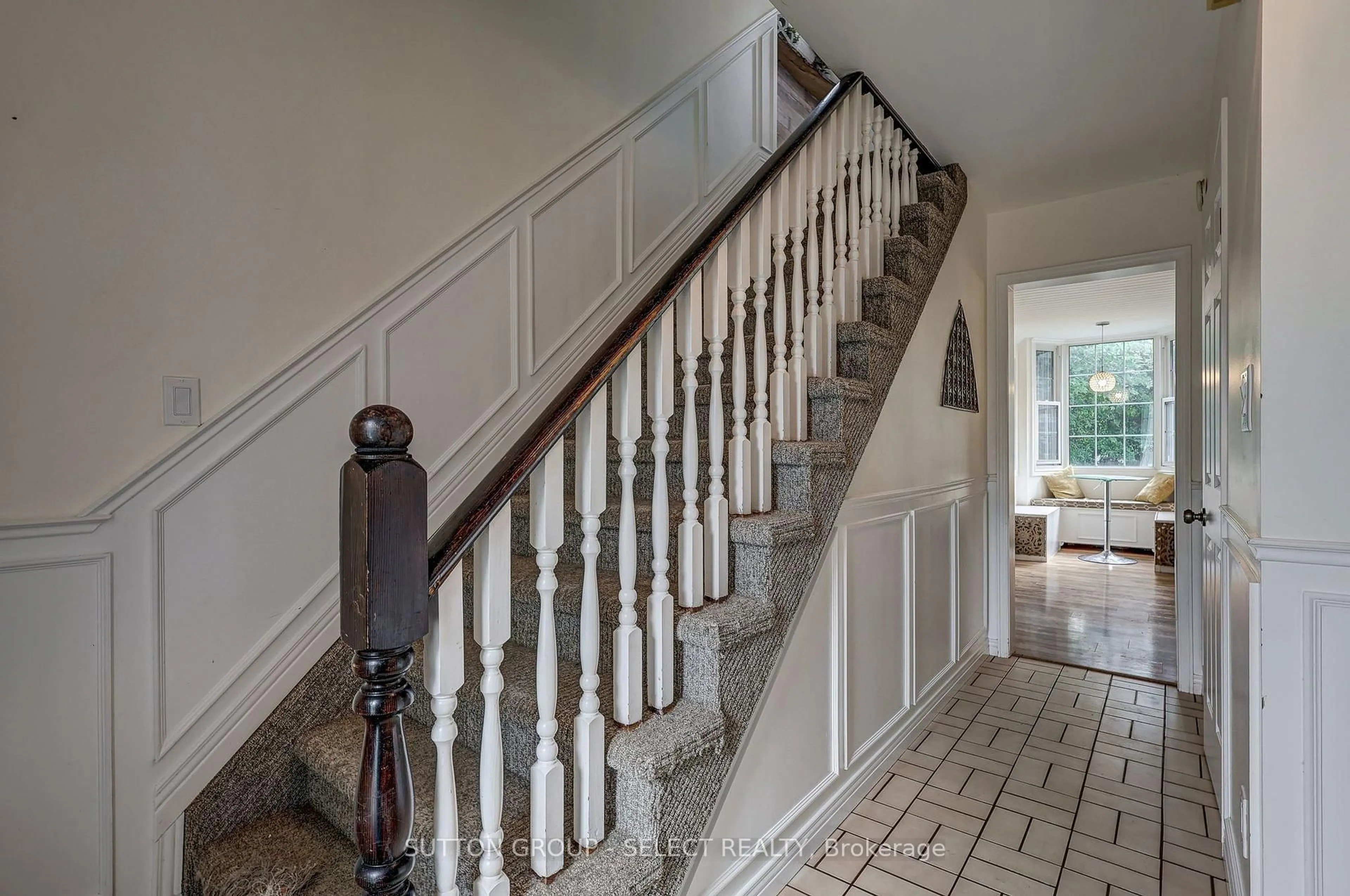 Stairs for 150 Dufferin St, Aylmer Ontario N5H 3B2