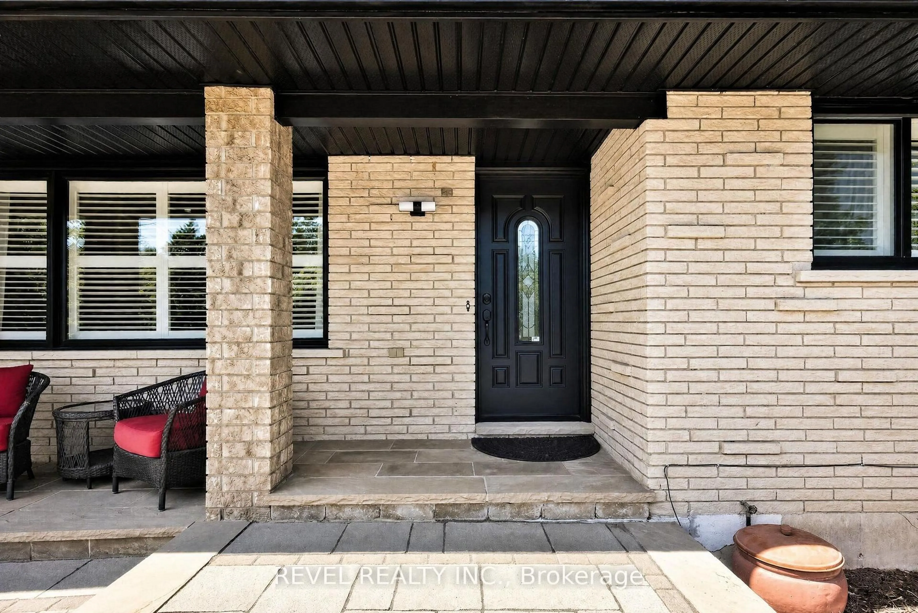 Home with brick exterior material, street for 1036 Shellard Sdrd, North Dumfries Ontario N1R 5S2