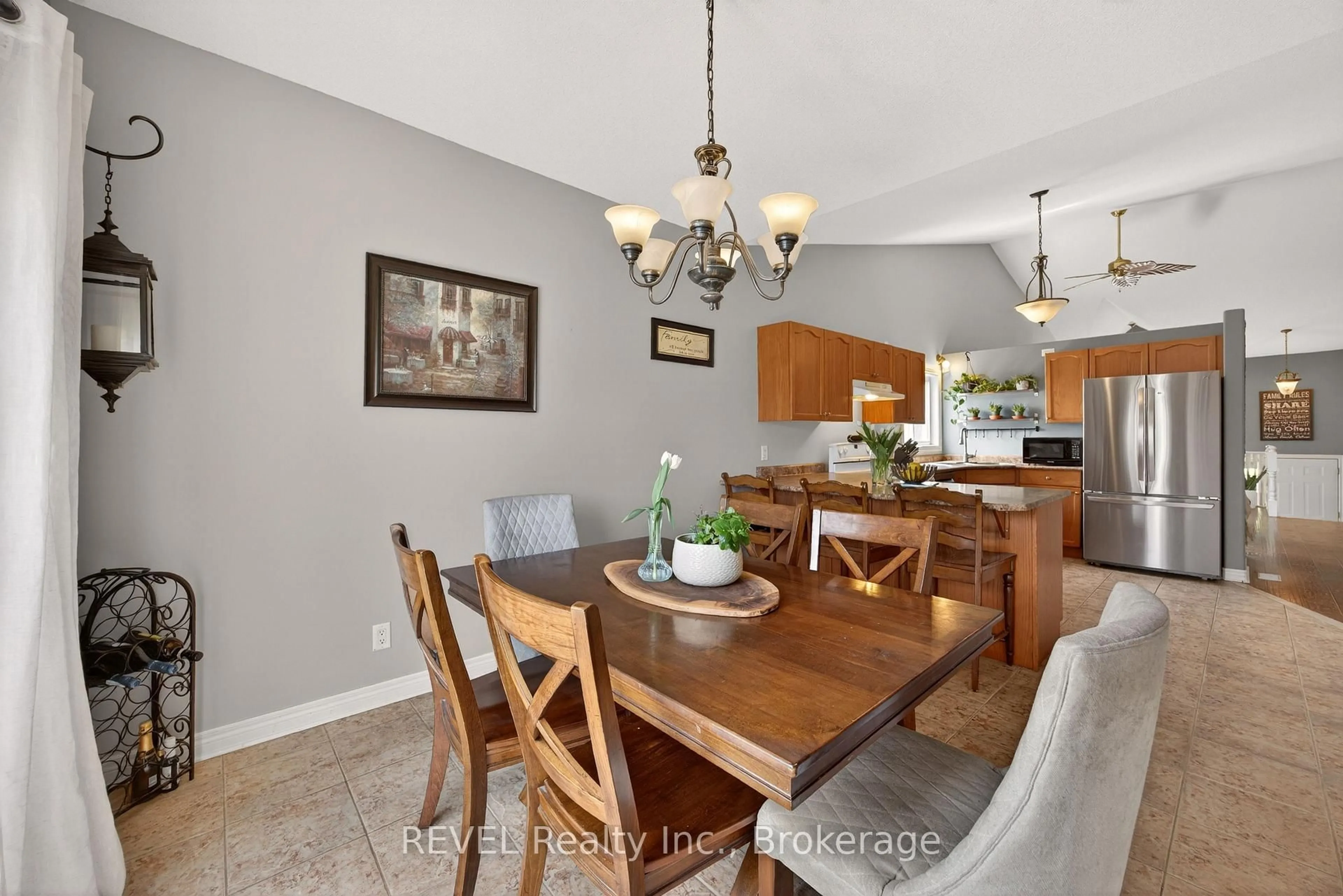 Dining room, unknown for 126 Westland St, St. Catharines Ontario L2S 4E2