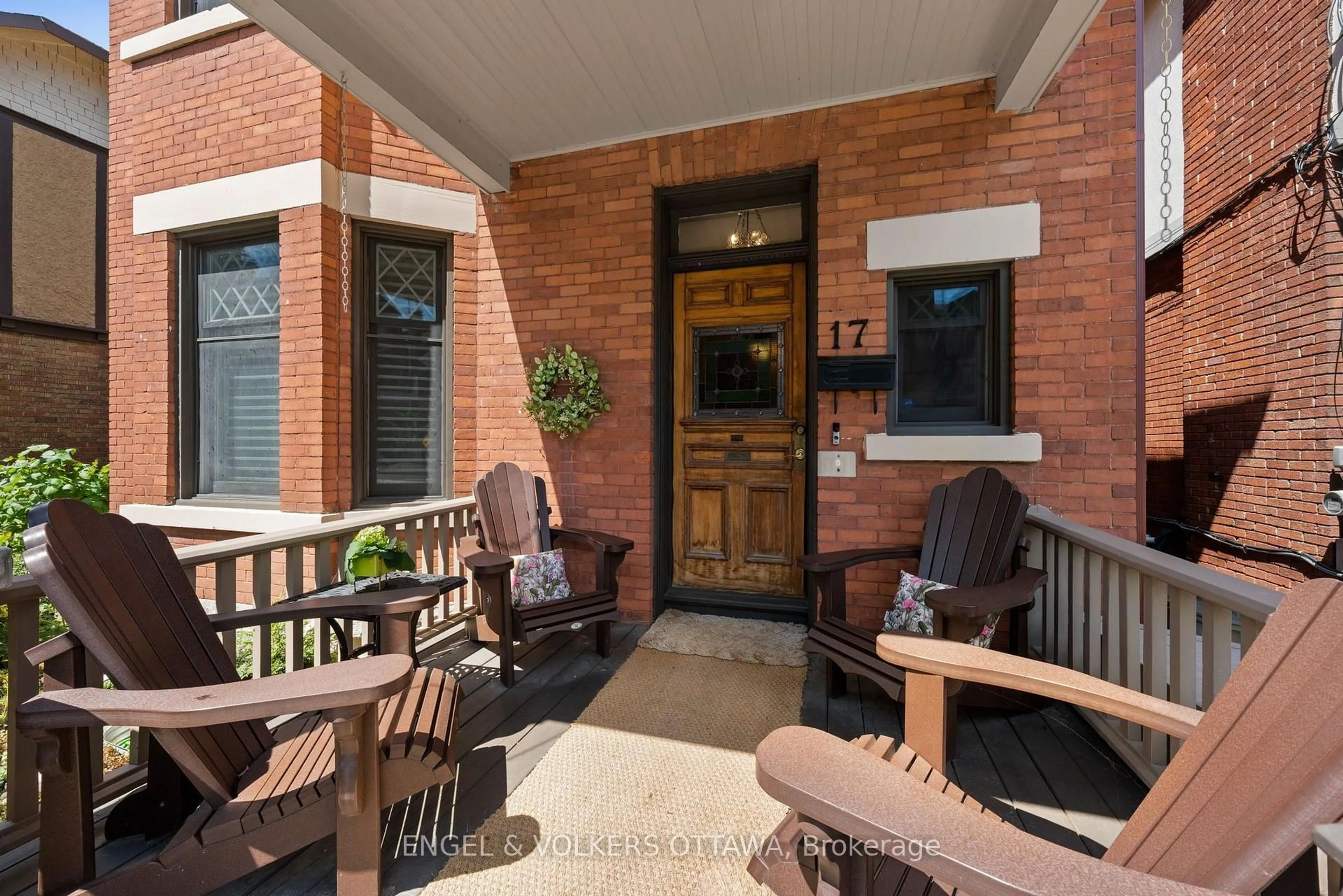 Patio, street for 17 Oakland Ave, Ottawa Ontario K1S 2T1