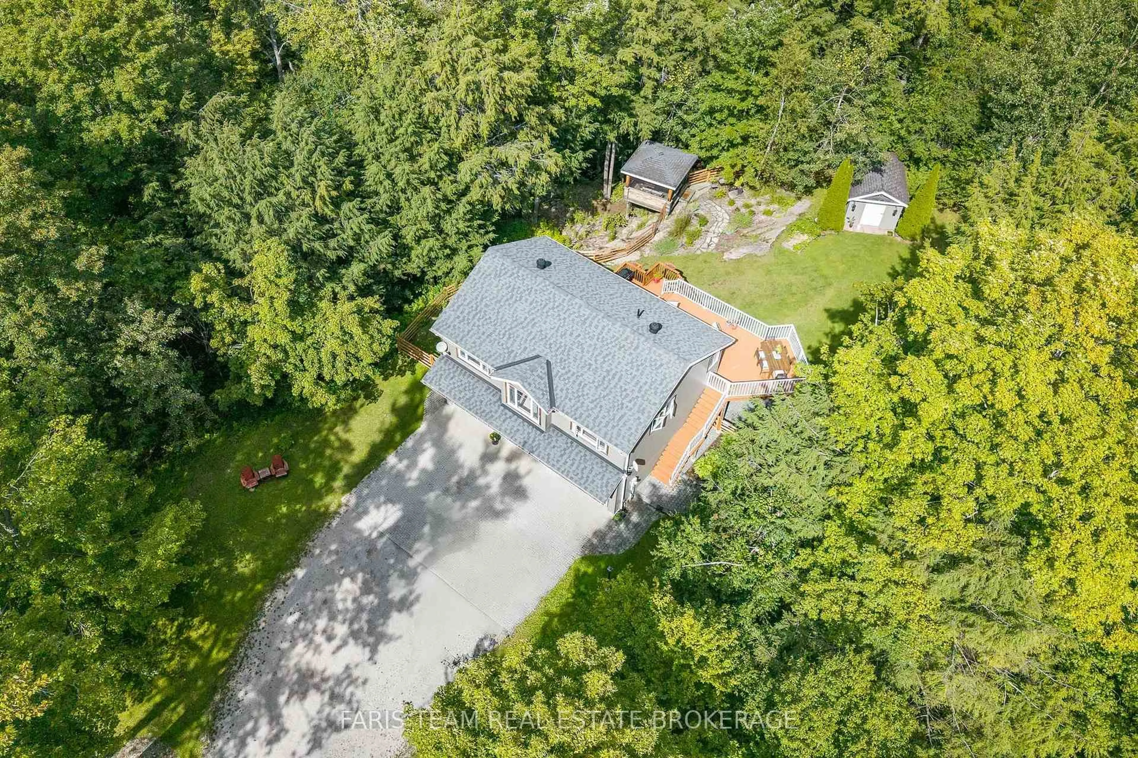 A pic from outside/outdoor area/front of a property/back of a property/a pic from drone, unknown for 1020 Haven Rd, Bracebridge Ontario P1L 1X1