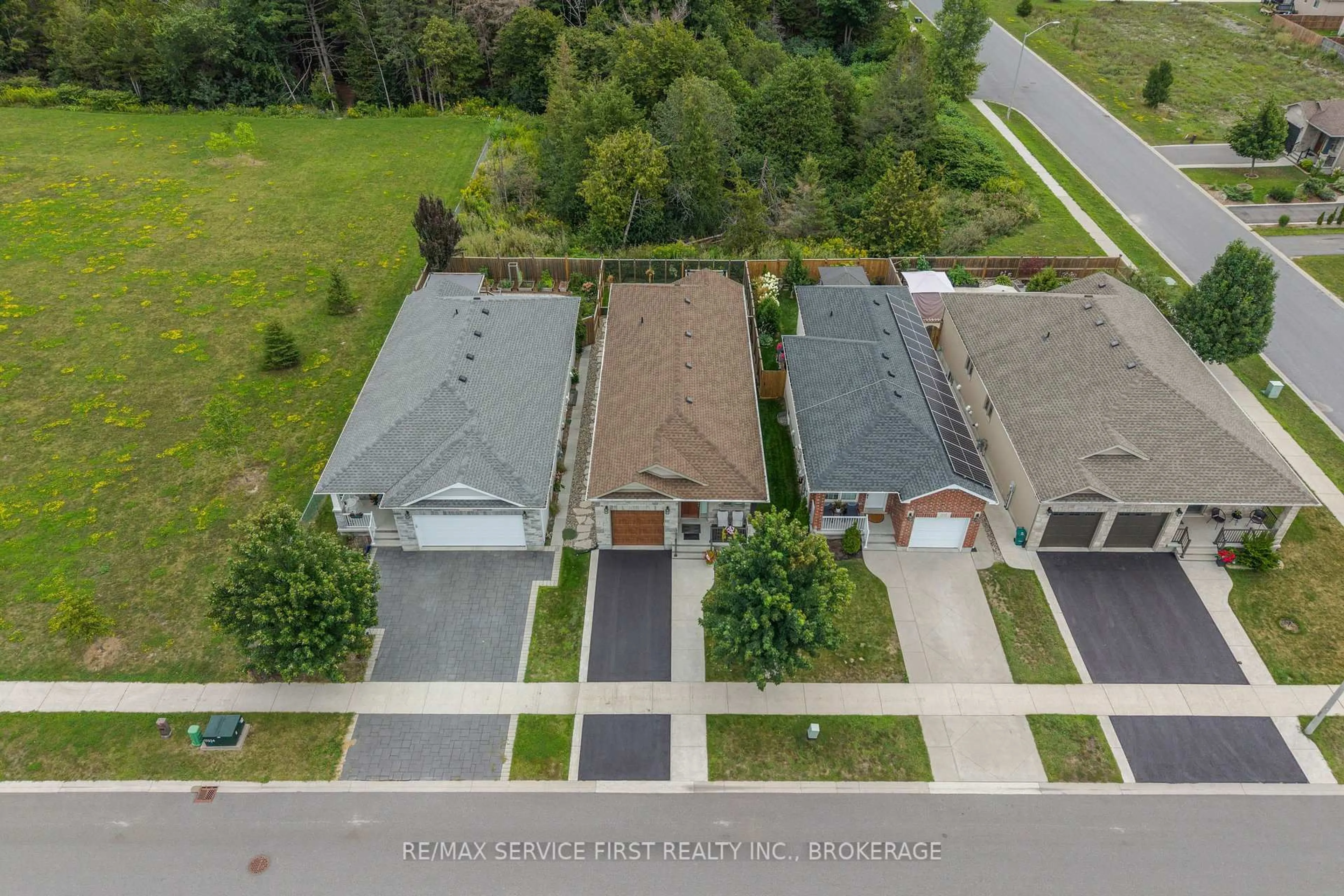 A pic from outside/outdoor area/front of a property/back of a property/a pic from drone, street for 1604 Jade Ave, Kingston Ontario K7P 0M1