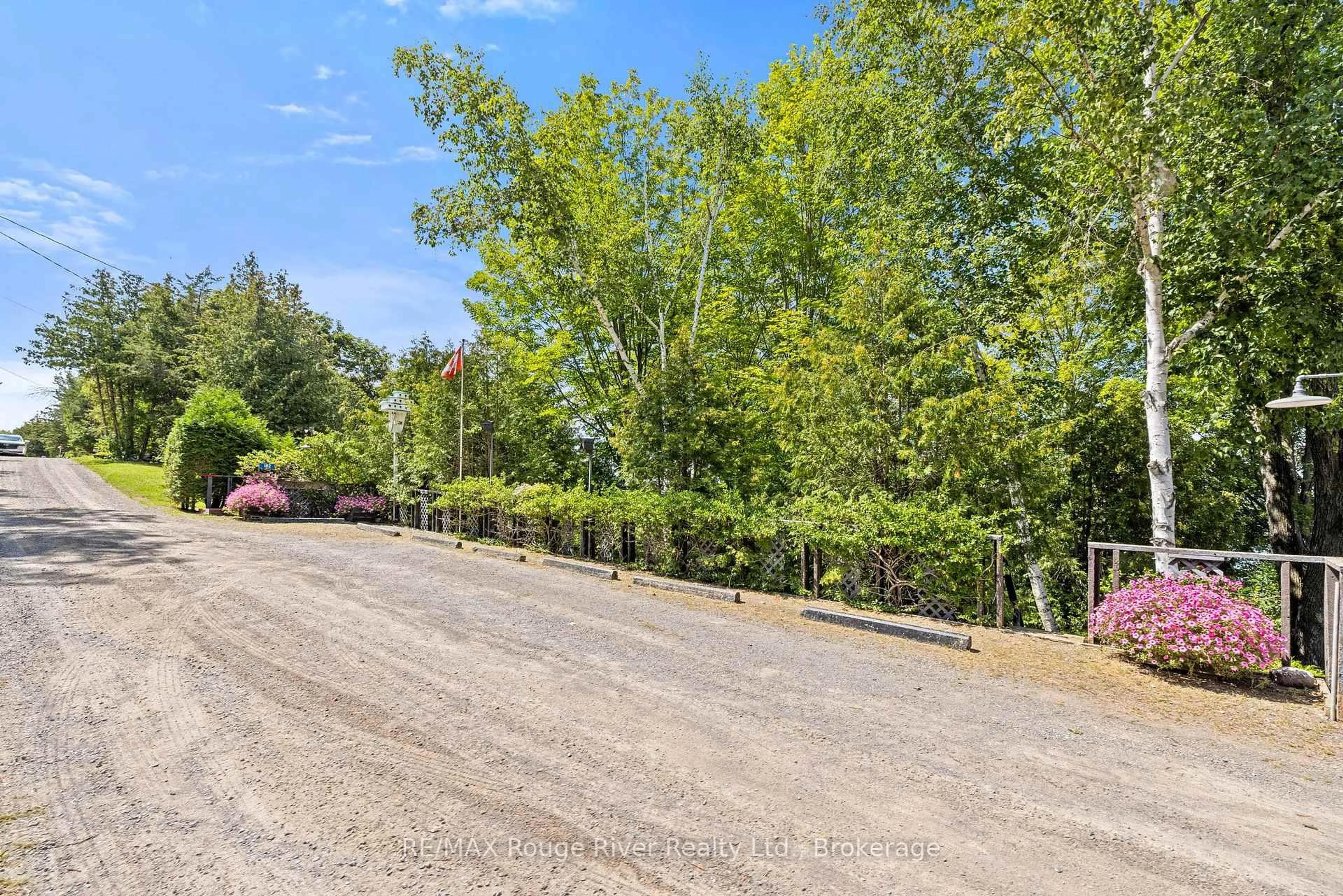 A pic from outside/outdoor area/front of a property/back of a property/a pic from drone, unknown for 68 ROBINS Rd #182, Alnwick/Haldimand Ontario L8H 4N4