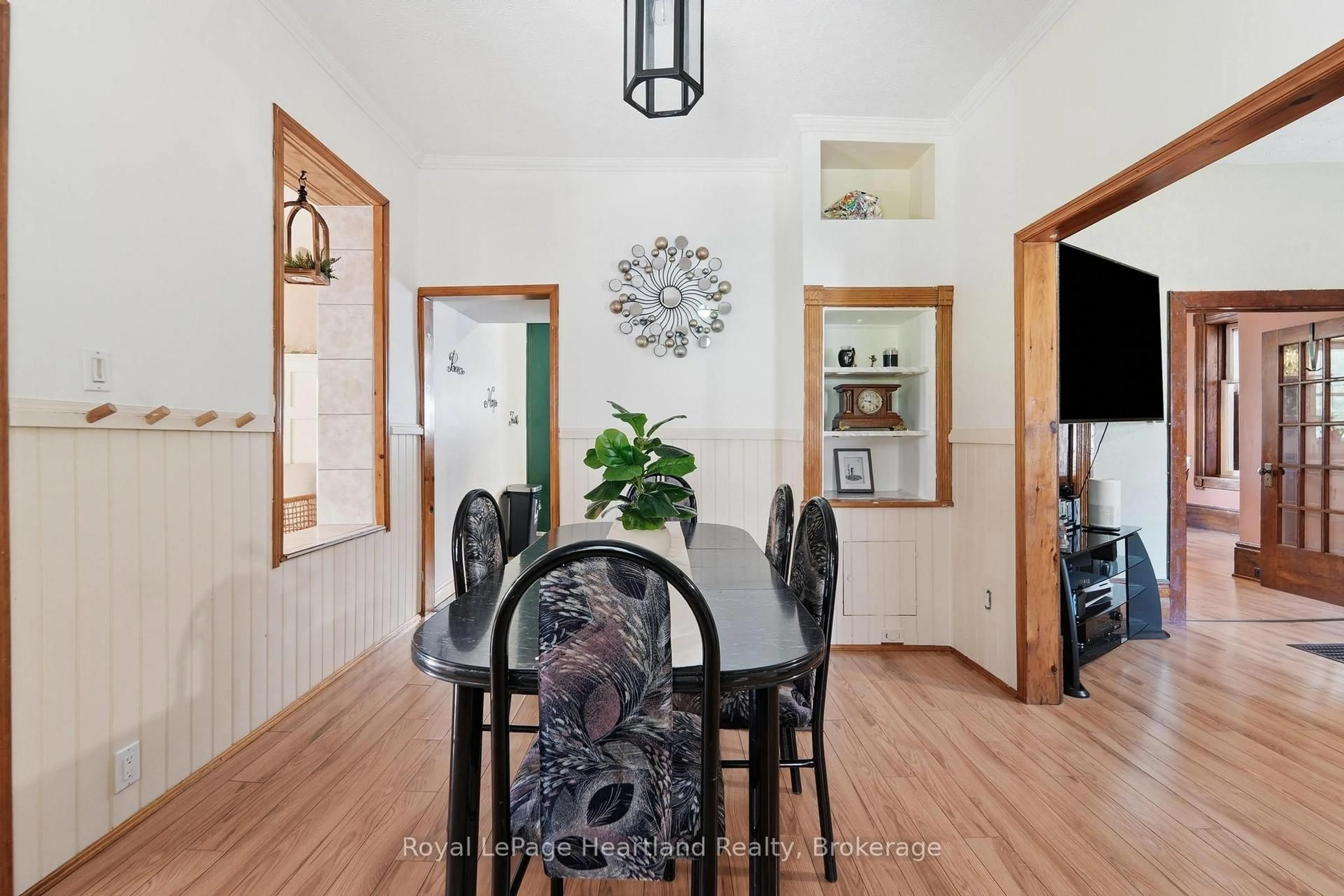 Dining room, wood/laminate floor for 109 GODERICH St, Central Huron Ontario N0M 1E0