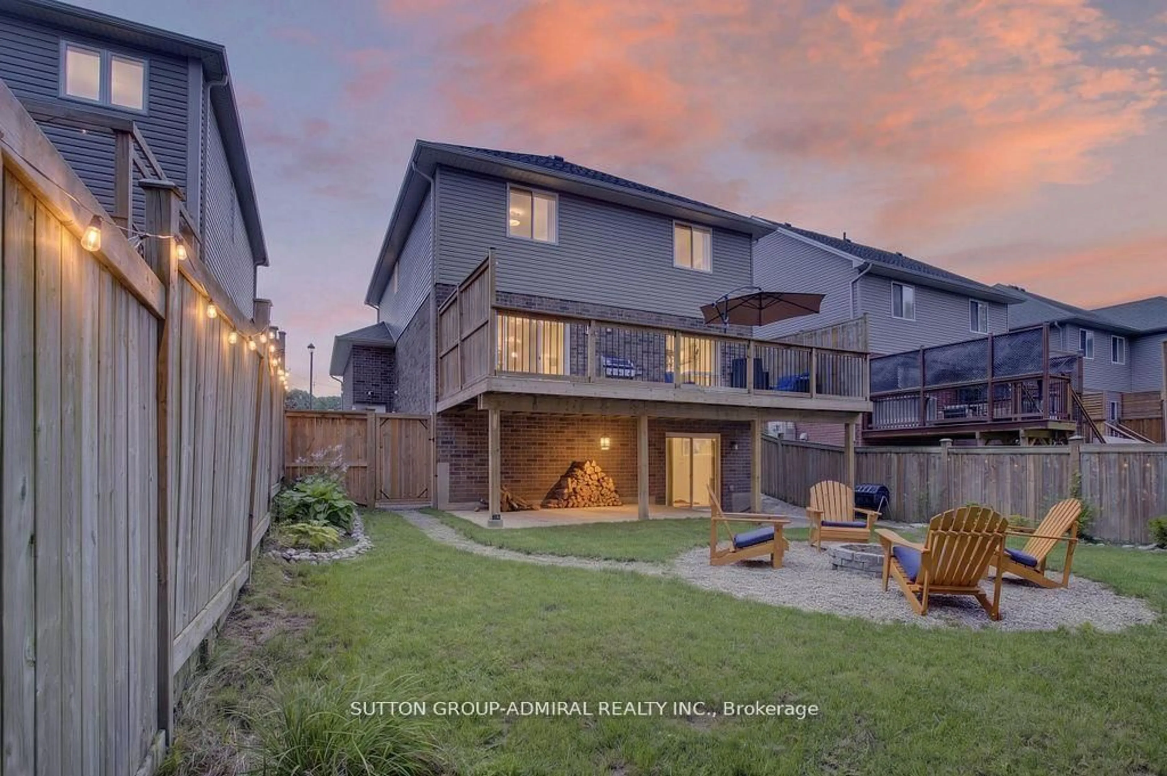 A pic from outside/outdoor area/front of a property/back of a property/a pic from drone, street for 7 Chatfield St, Ingersoll Ontario N5C 0B3