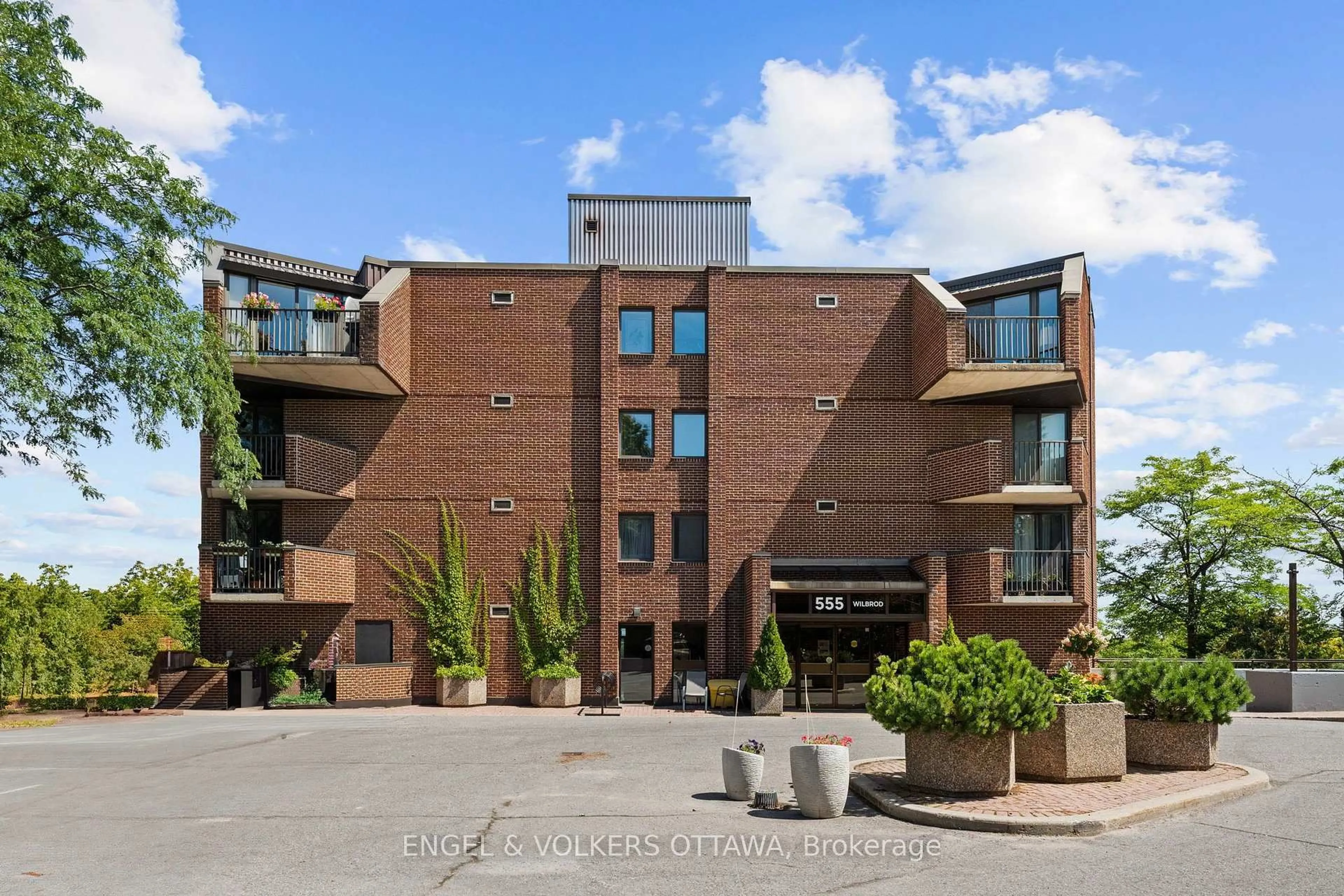 Unknown for 555 Wilbrod St #801, Ottawa Ontario K1N 5R4